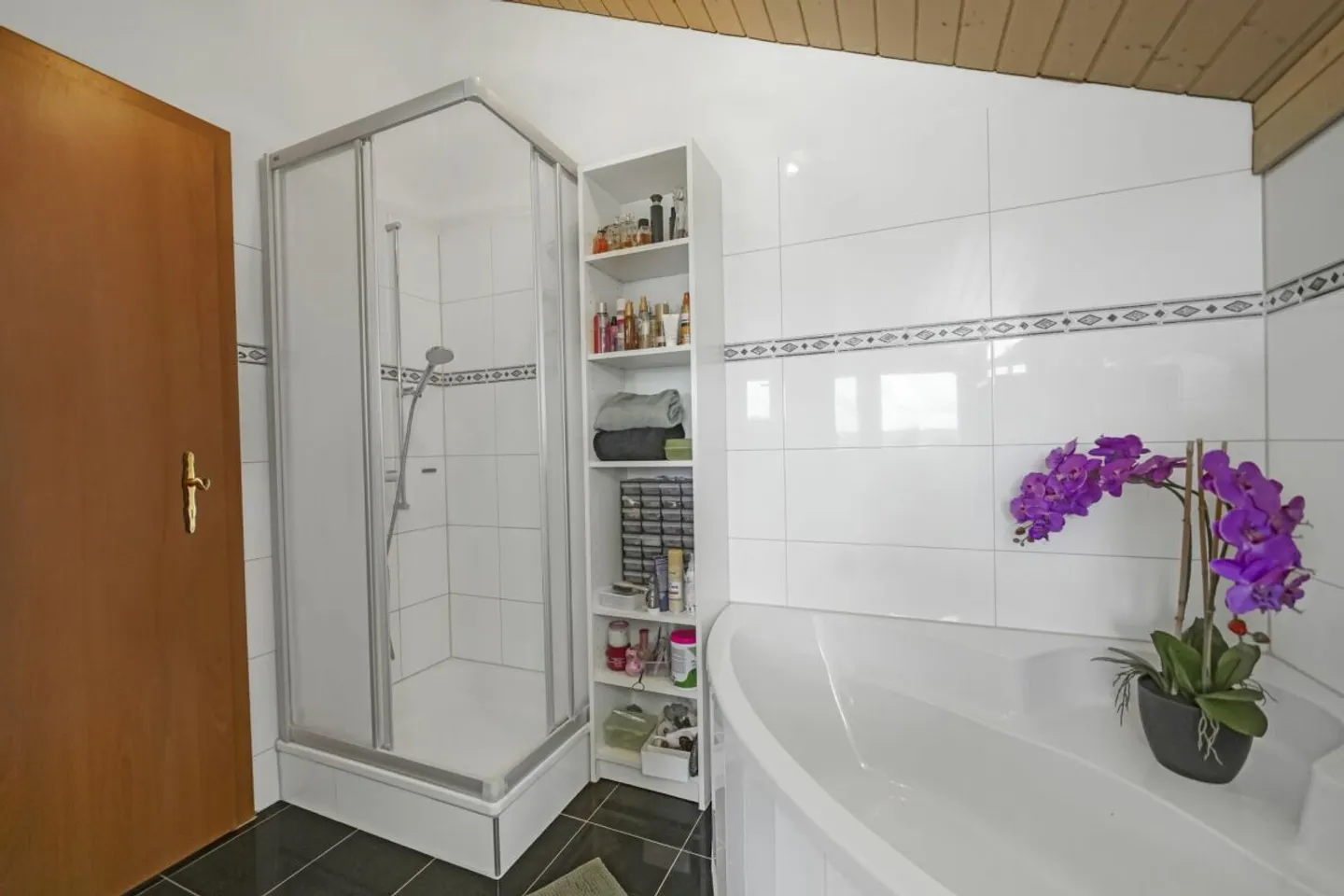Affordable Single-Family Home in a Quiet Location in Ulmiz - Photo 7 of 13