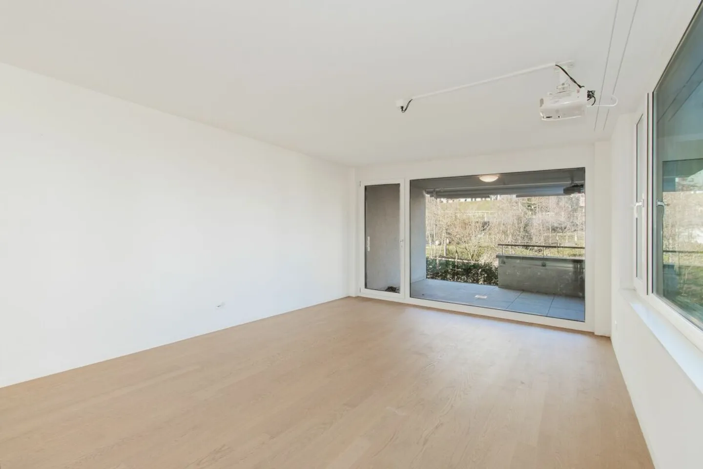 Garden apartment in a preferred residential area - Photo 8 of 13