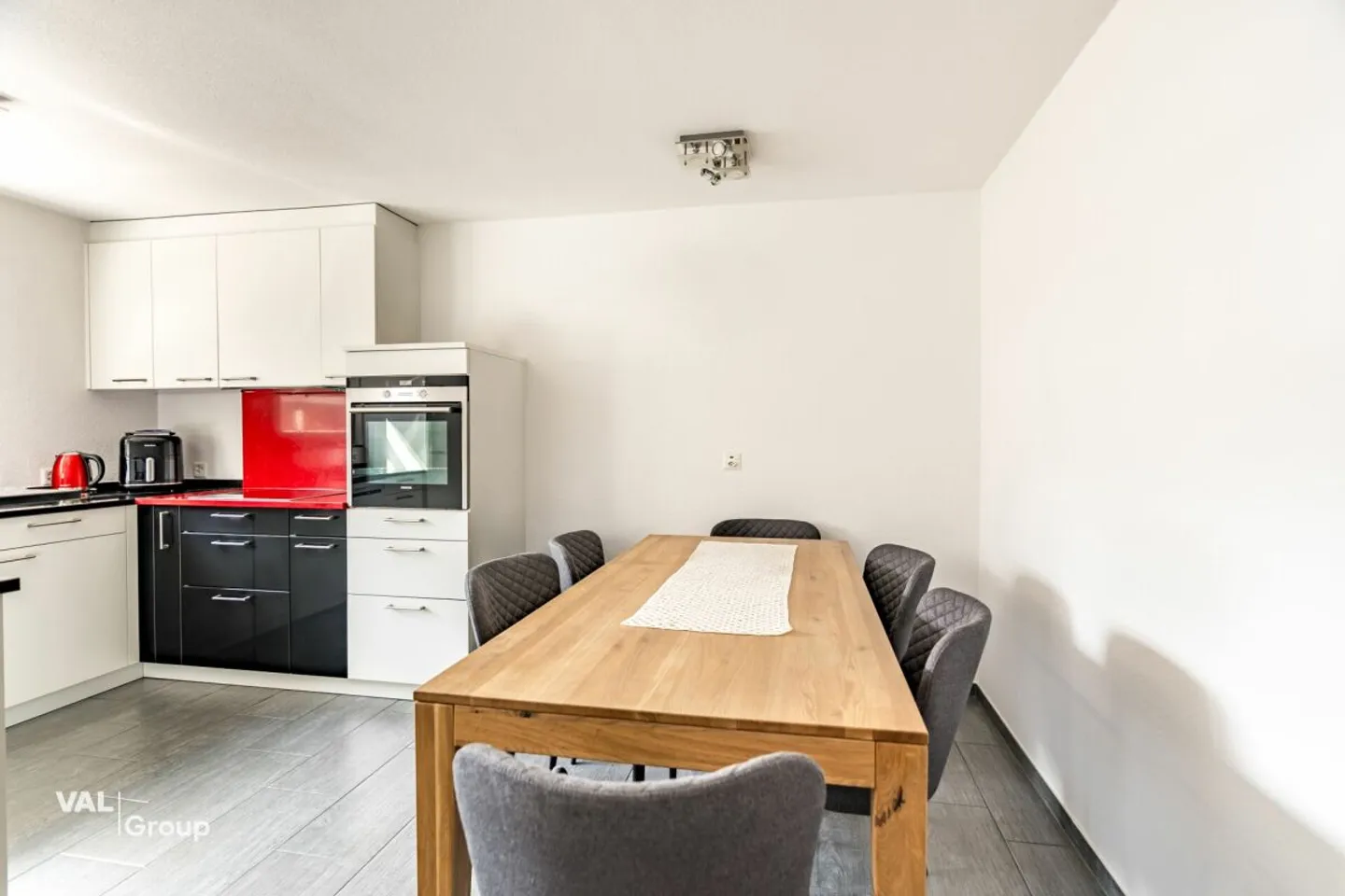 Sunny 3.5-room apartment in the center of Visp - Photo 7 of 13