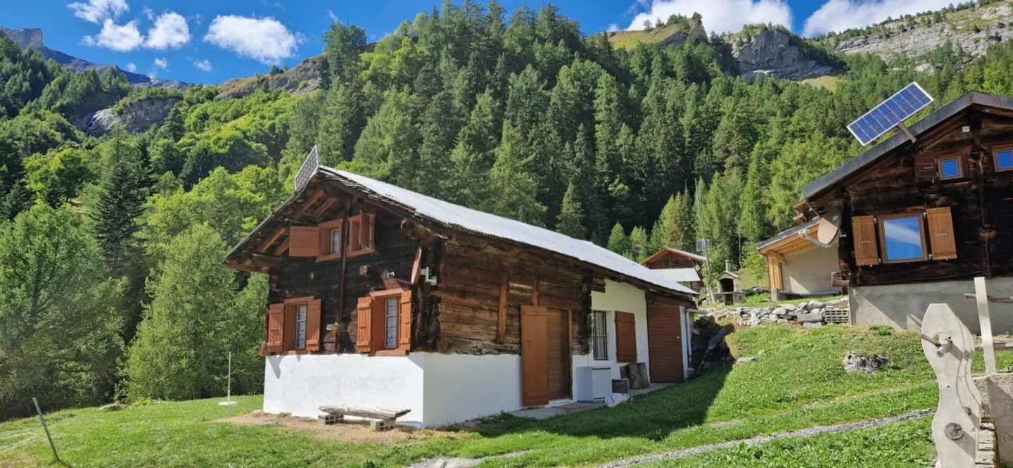 Chalet 3.5 rooms in Savièse - Photo 2 of 13