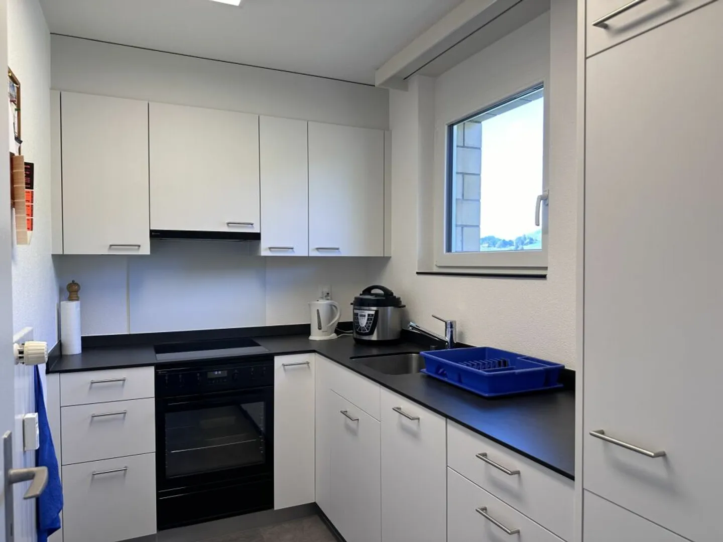 très belle et spacieuse appartement de 4 pièces au dernier étage - Photo 3 sur 6