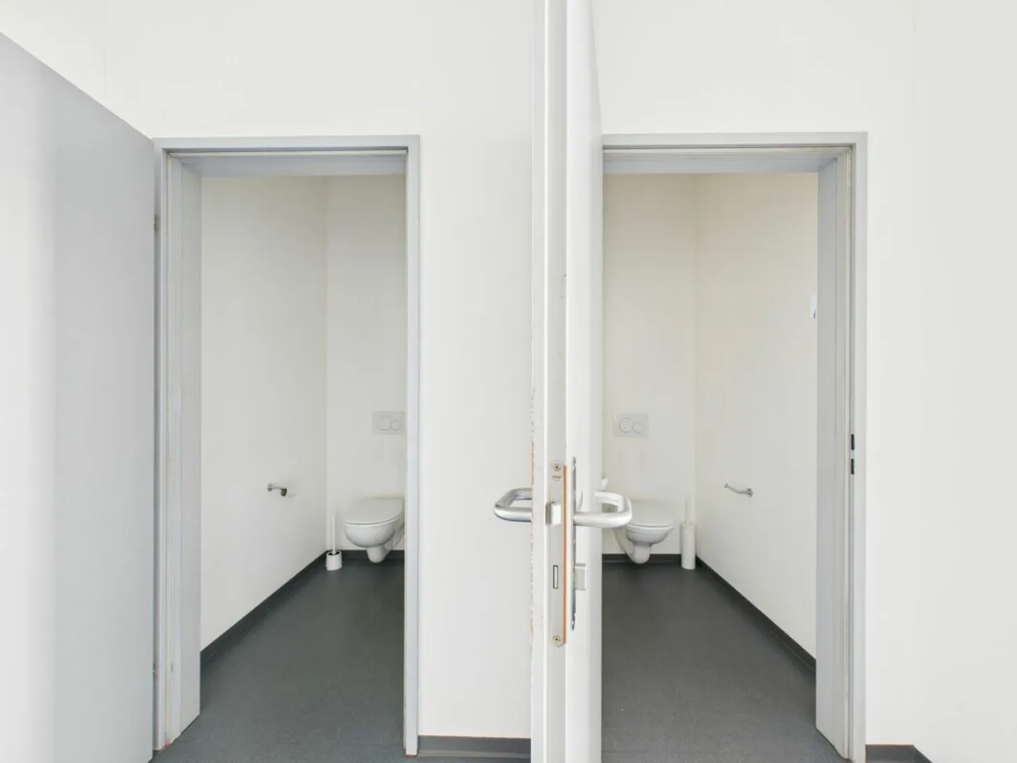 Manno: proponiamo luminoso ufficio al primo piano di 205 m² ideale per diversi utilizzi - Foto 10 von 11