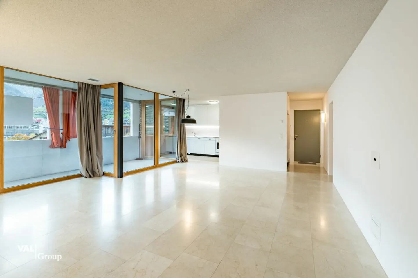 4.5-room apartment in Naters - modern elegance, top location and beautiful view - Photo 3 of 13