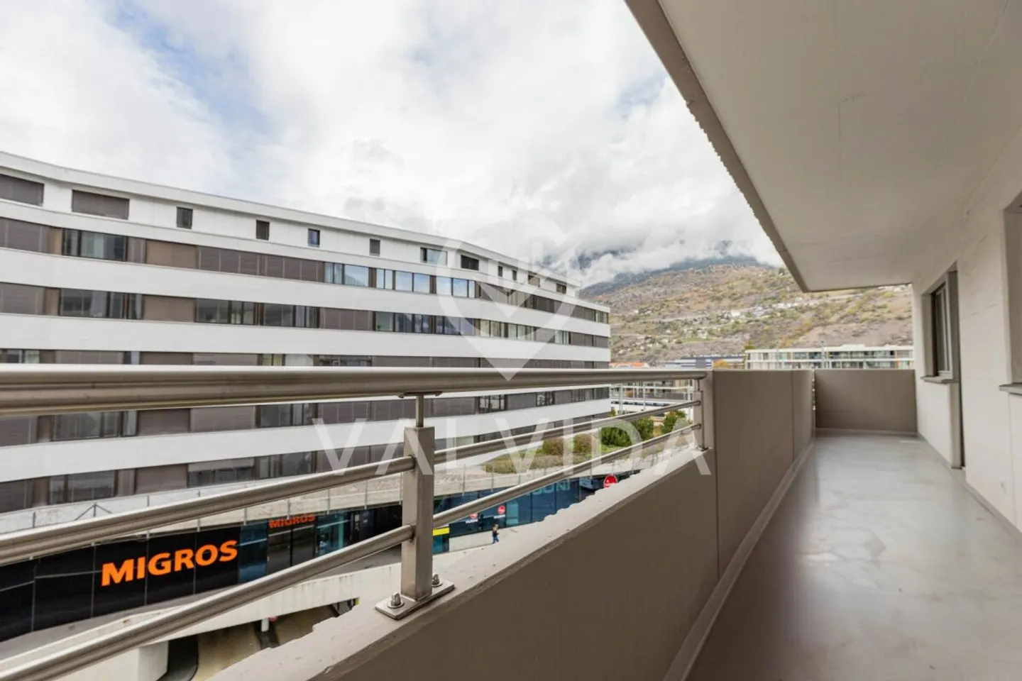 Appartamento luminoso e spazioso di 5,5 stanze nel cuore di Visp - Foto 4 di 13