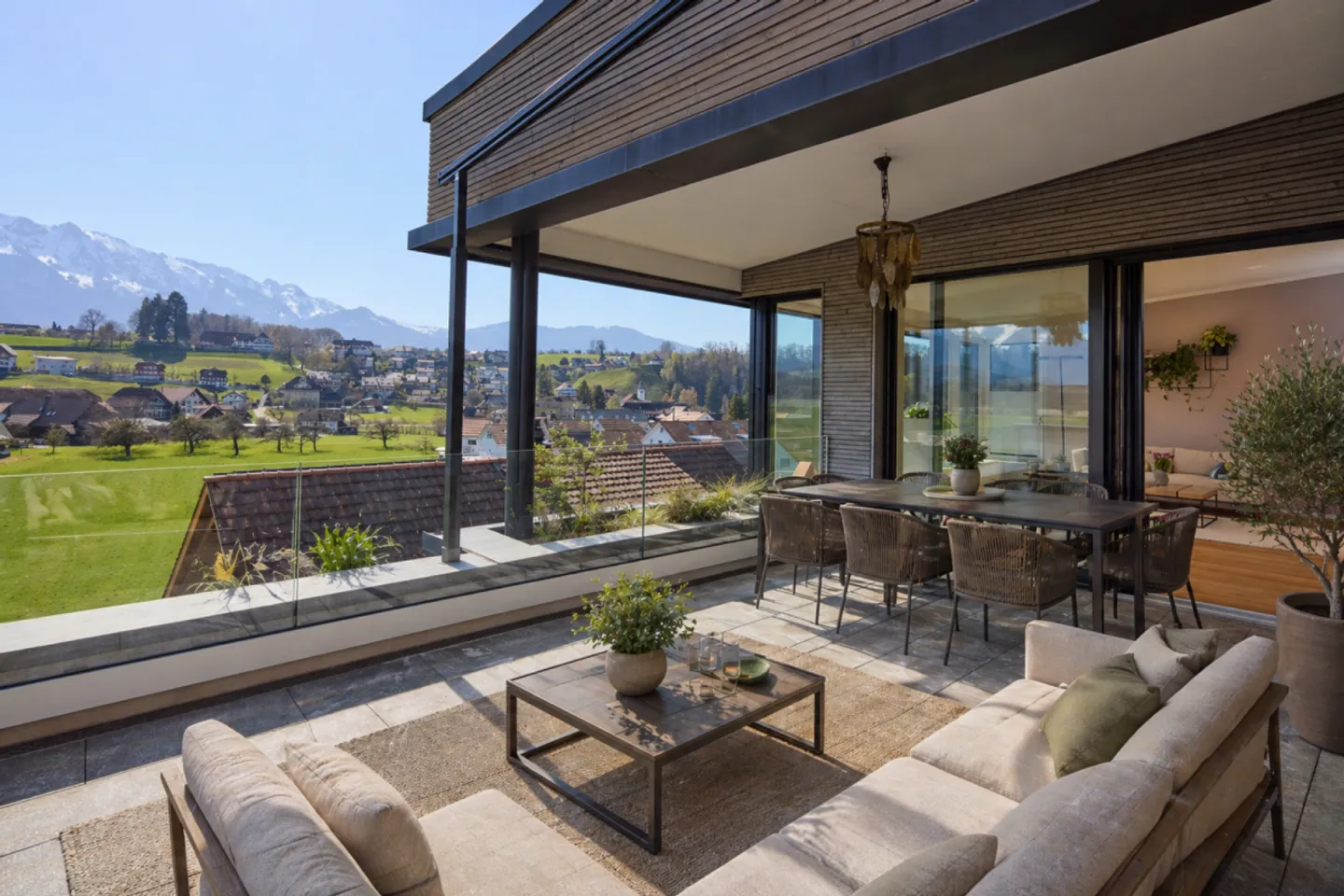 Stylish Living at Räbberg - Aesthetics. Quality. Location. - Photo 2 of 10