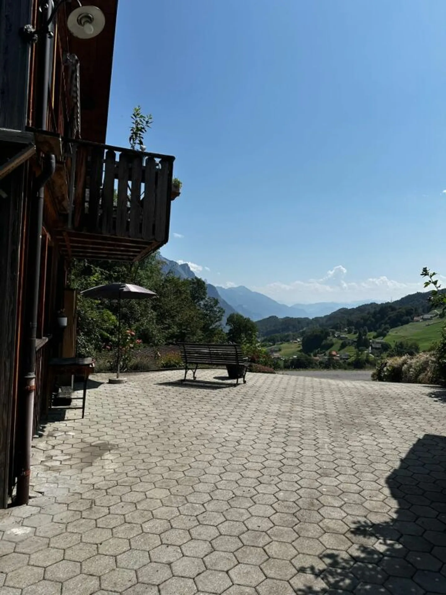 4 1/2-Room Apartment in Idyllic Location in the Green - Photo 3 of 13