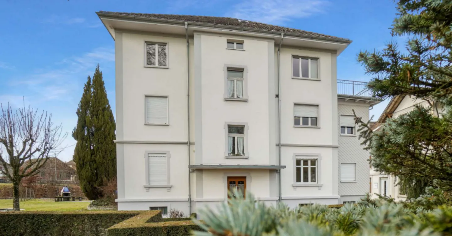 Appartement spacieux de 5,5 pièces avec 115 m² de surface habitable et terrasse sur le toit - Photo 1 sur 8