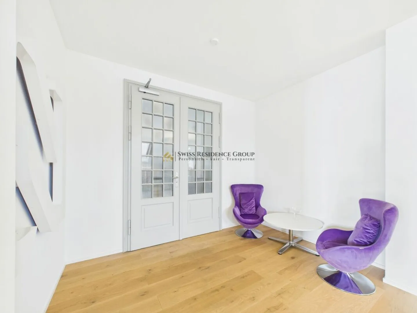 Representative Office in Preferred Premium Location - Photo 6 of 13