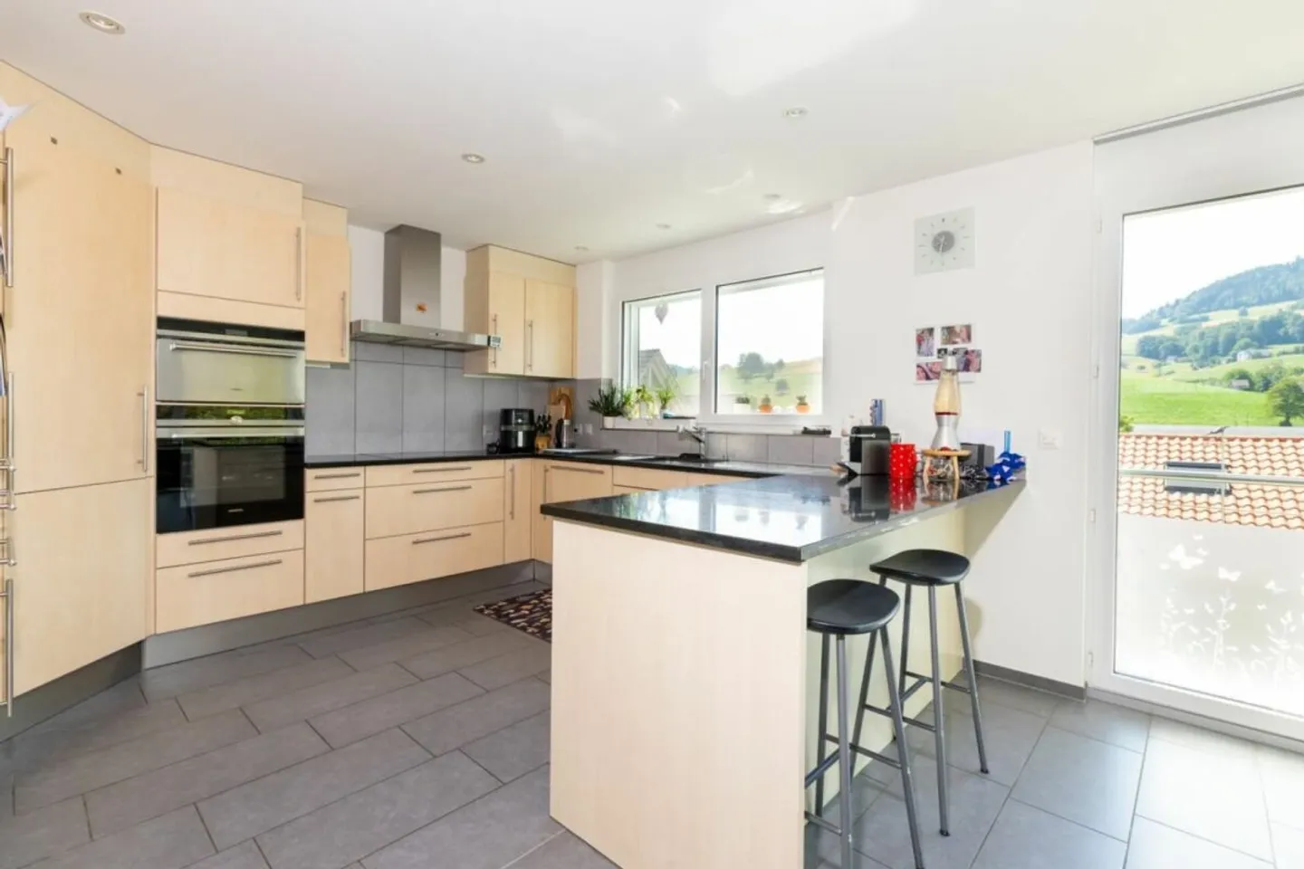 Family Paradise with Beautiful Garden and Far-Reaching Views - Photo 10 of 13