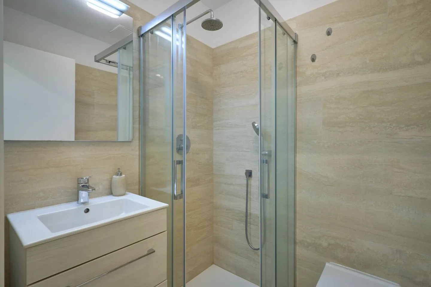 Elegante und moderne Wohnung - Foto 11 von 13