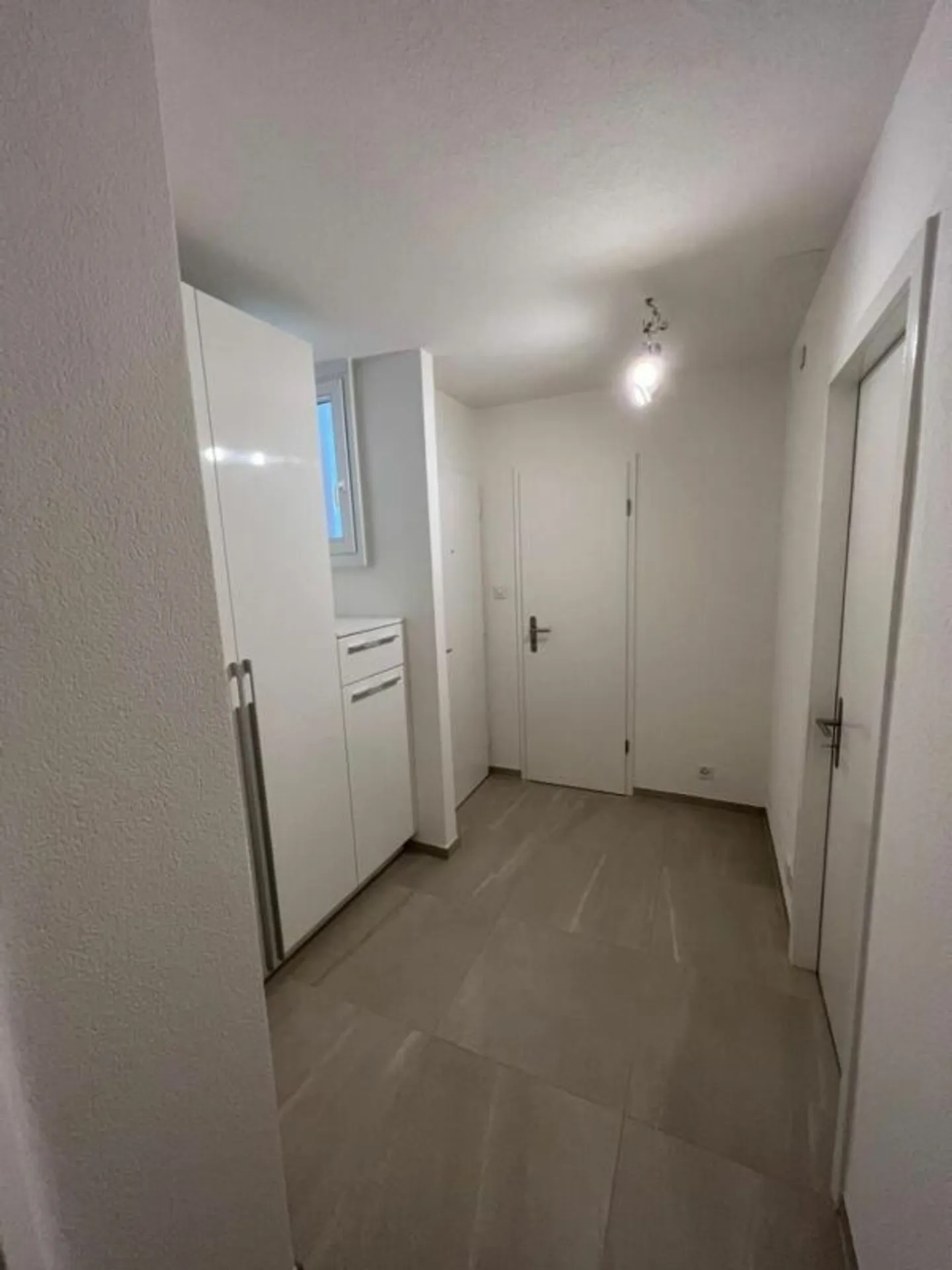 Modern 2-room apartment in a quiet location - available for immediate rent - Photo 5 of 10