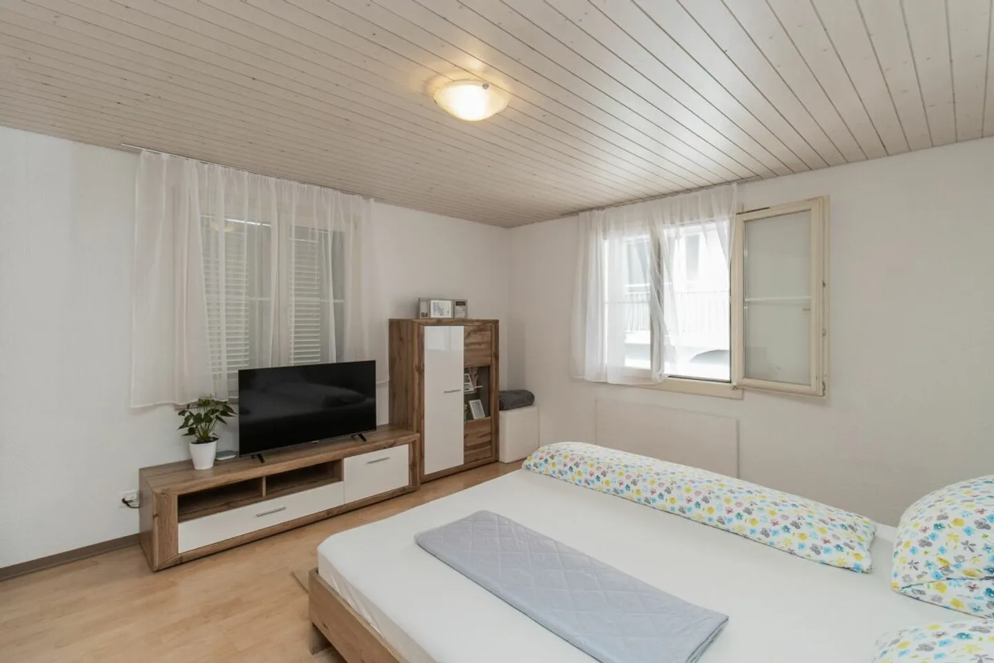 Maison multifamiliale située au centre avec des rendements attractifs et un potentiel de développement - Photo 13 sur 13