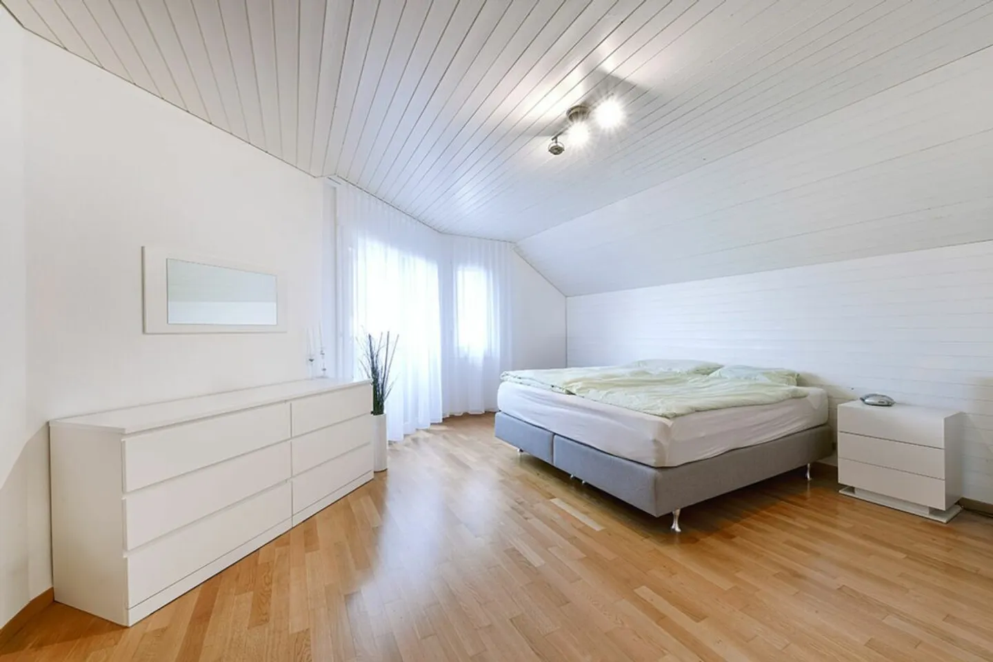 Cozy 3.5 Room Attic Apartment with Balcony - Photo 5 of 9