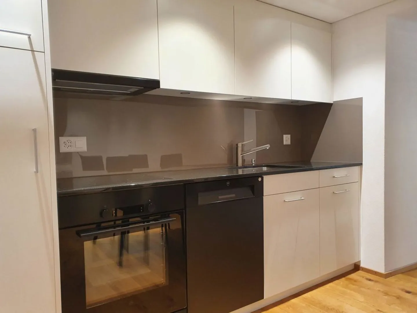 neuwertige, möblierte 2-Zimmerwohnung an zentraler Lage - Photo 5 of 7
