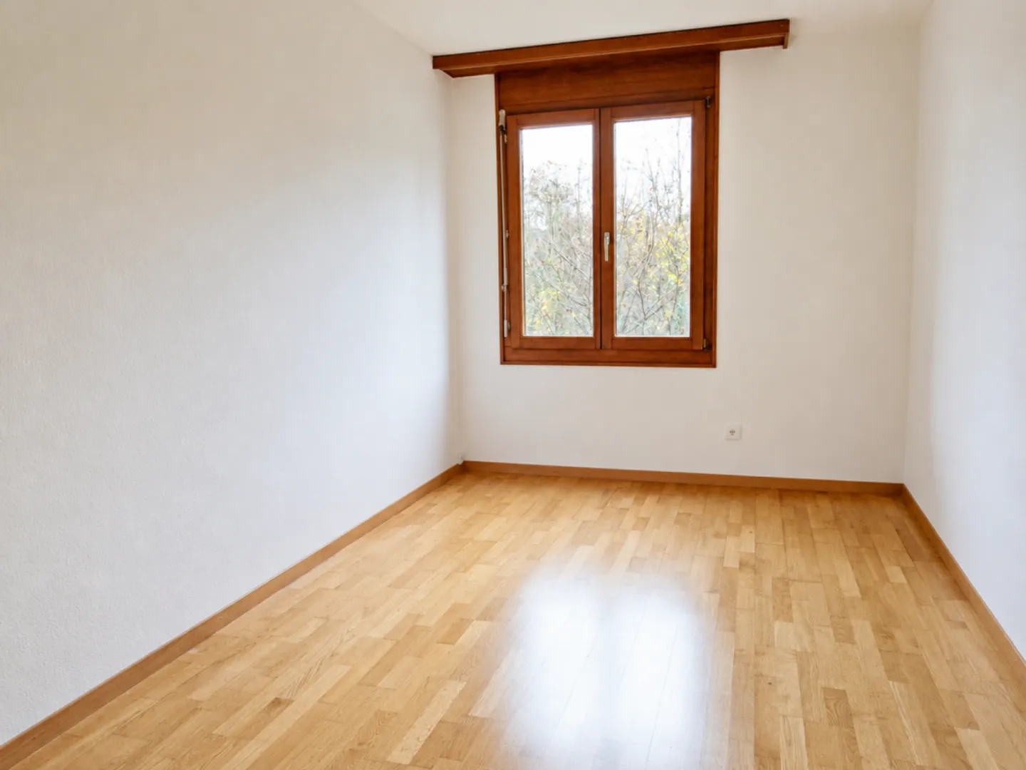 Spacious 5.5-room apartment with fireplace and sunny balcony - Photo 10 of 13