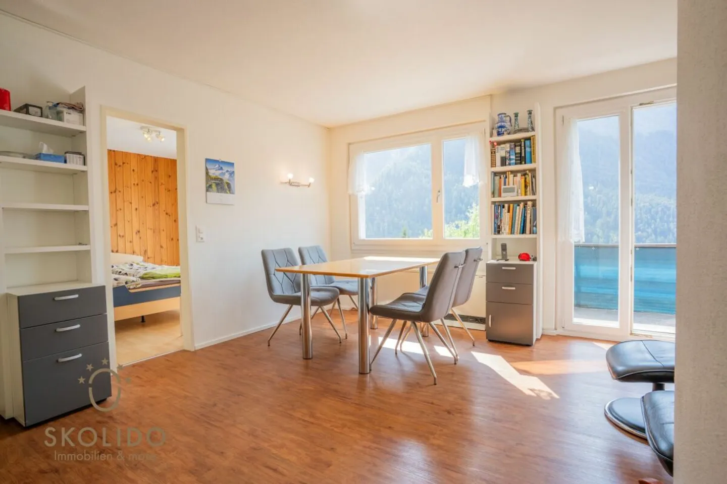 Idyllisches Chalet in mitten der schweizer Alpen mit Umschwung - Foto 2 von 13