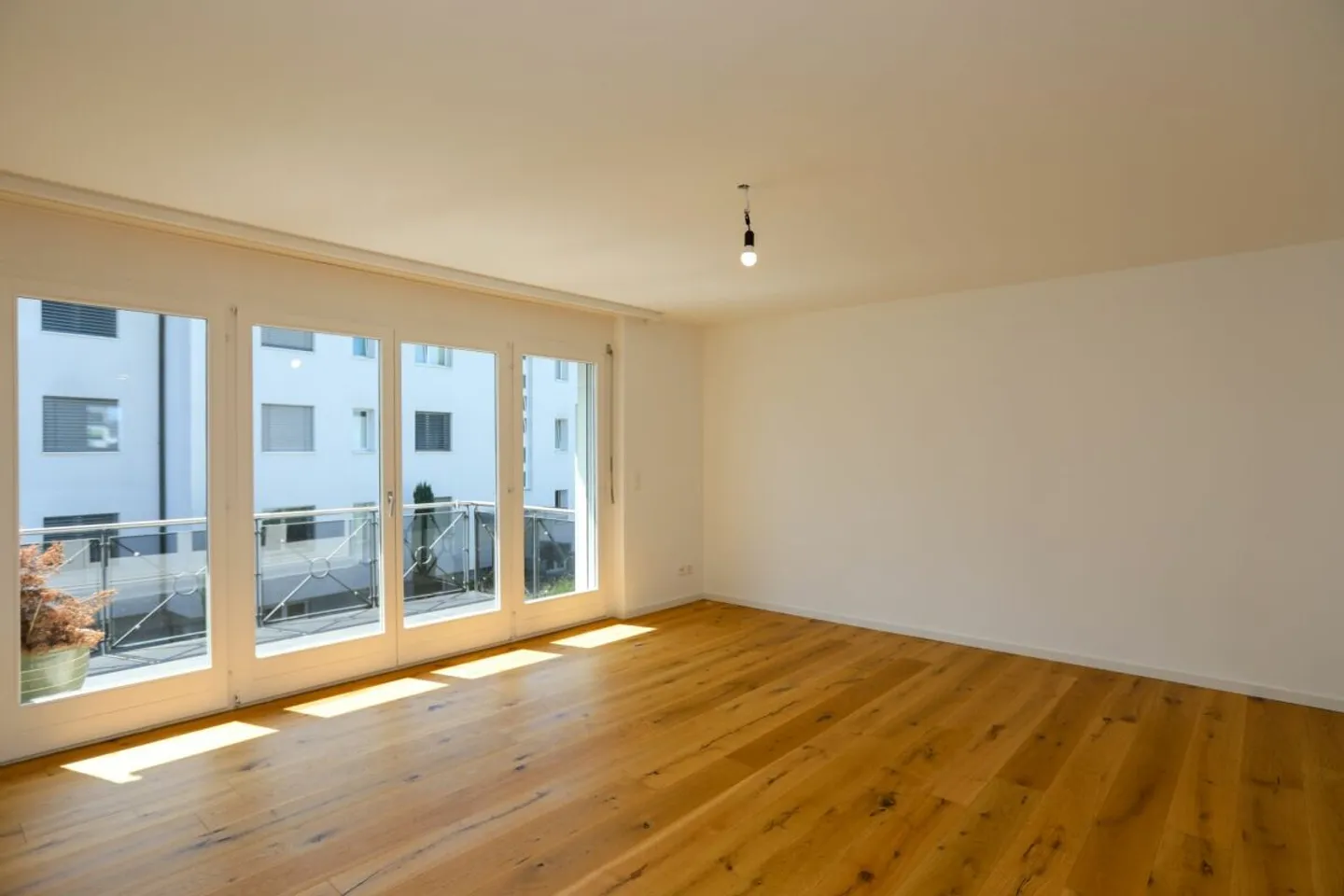 Condominio ristrutturato in un quartiere adatto alle famiglie - Foto 2 di 9