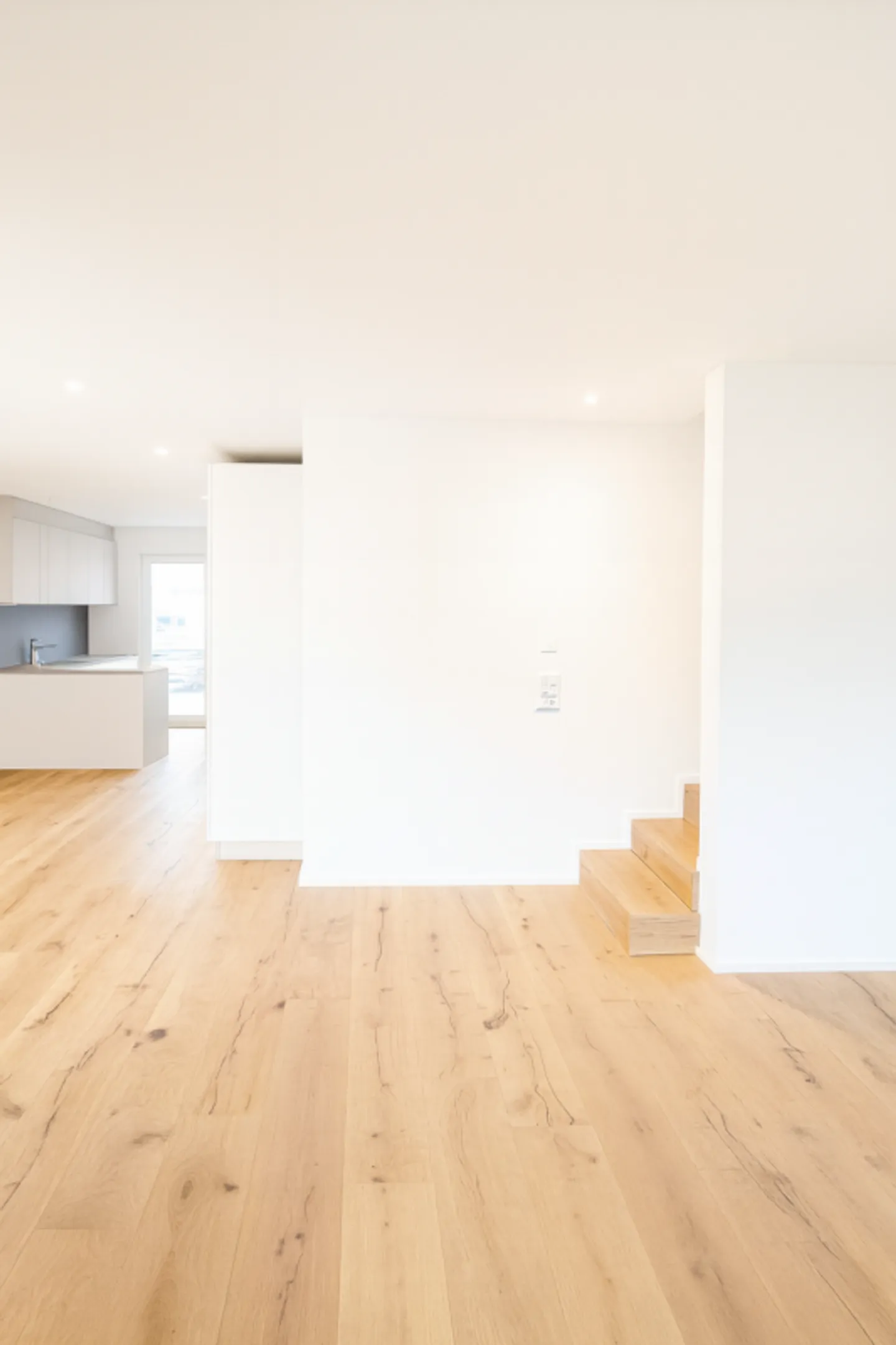 Modernes Doppeleinfamilienhaus mit Garten - Foto 4 von 11