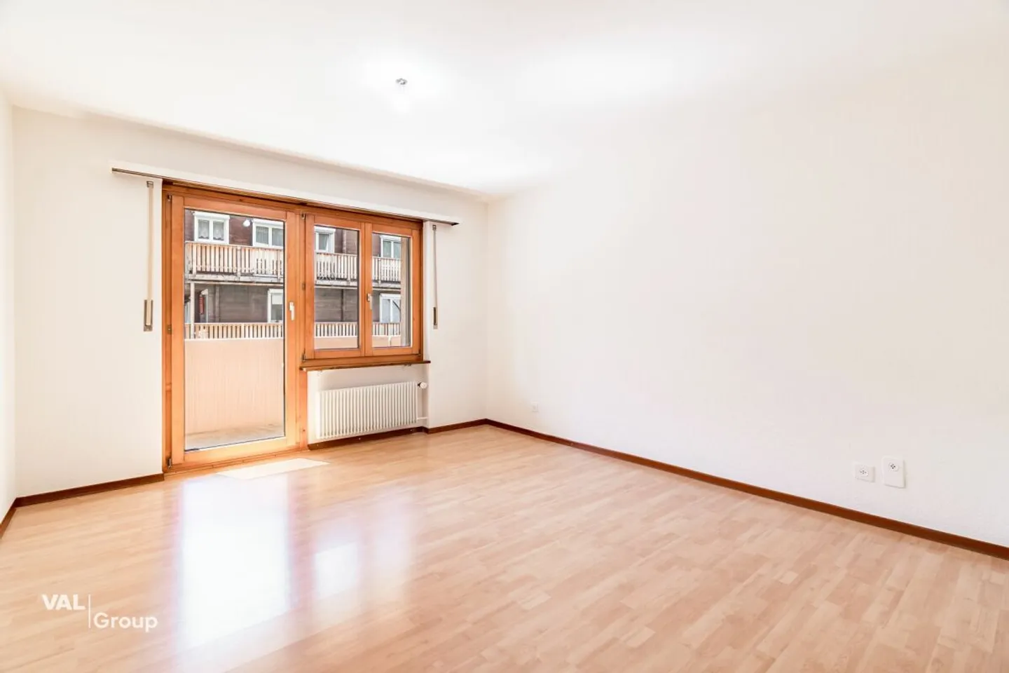 Spacious Living in a Central Location in Brig-Glis - with Balconies on All Sides - Photo 8 of 13