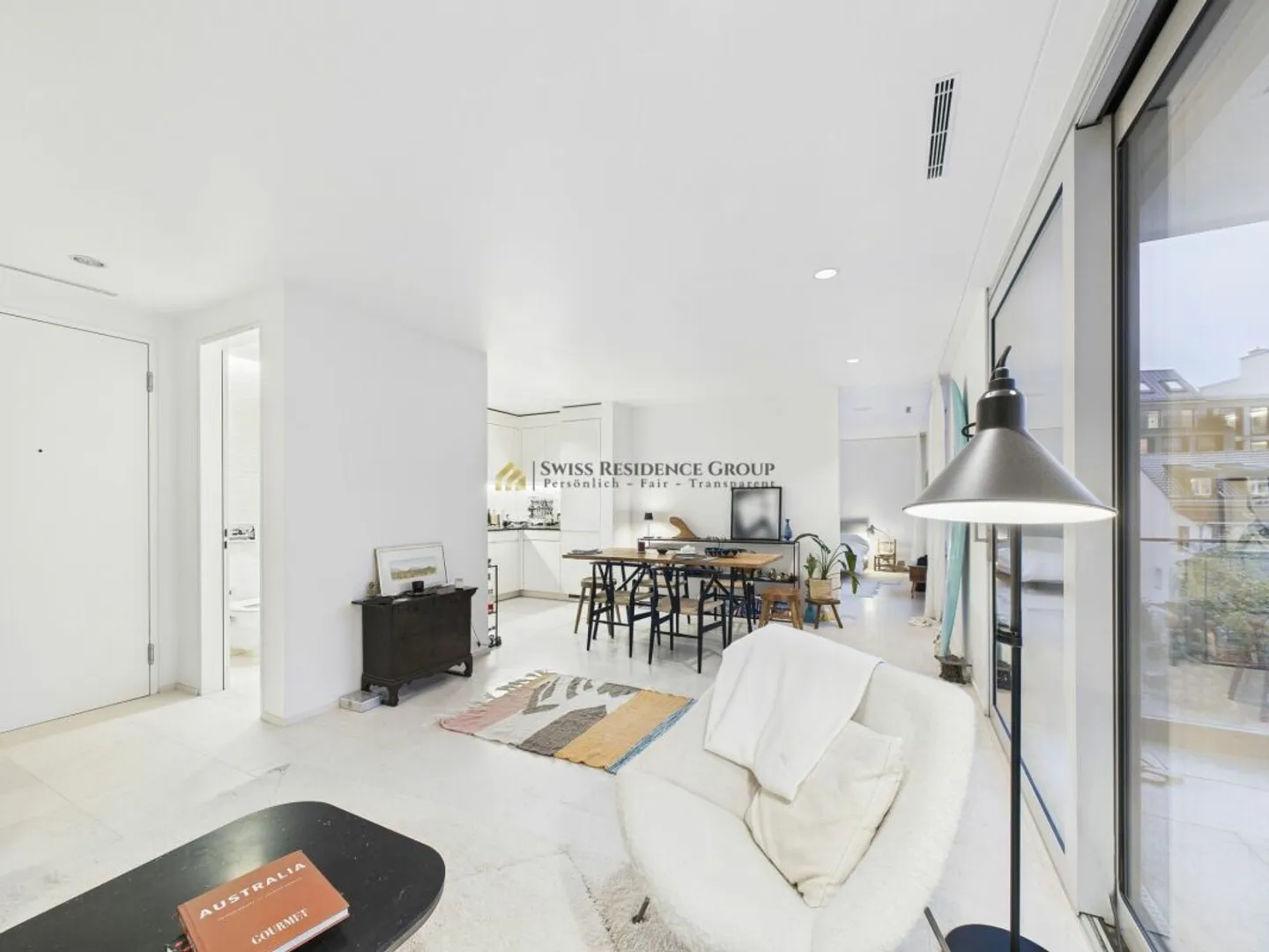 Bright, modern feel-good oasis in Zurich Seefeld - Photo 3 of 10