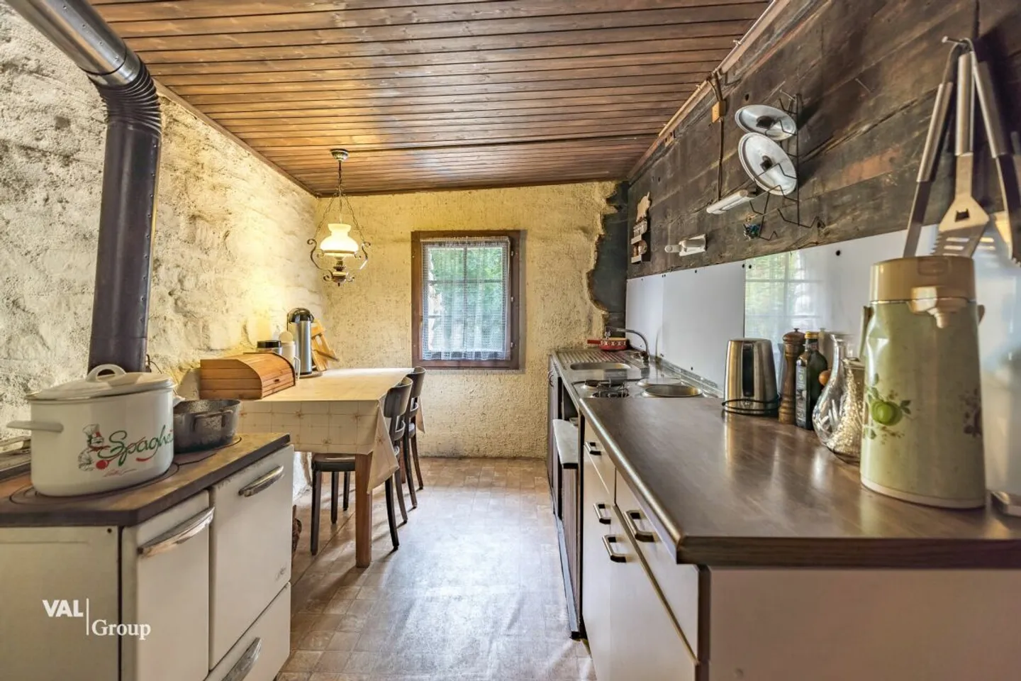 Historisches Chalet in Walliser Natur - Foto 8 von 13