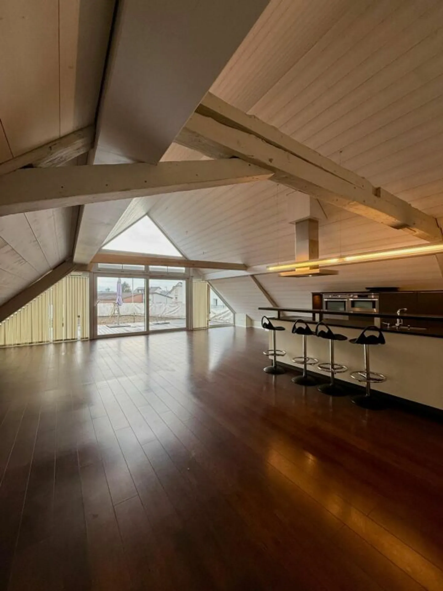 Modern Living near the Lakeshore - Photo 3 of 13