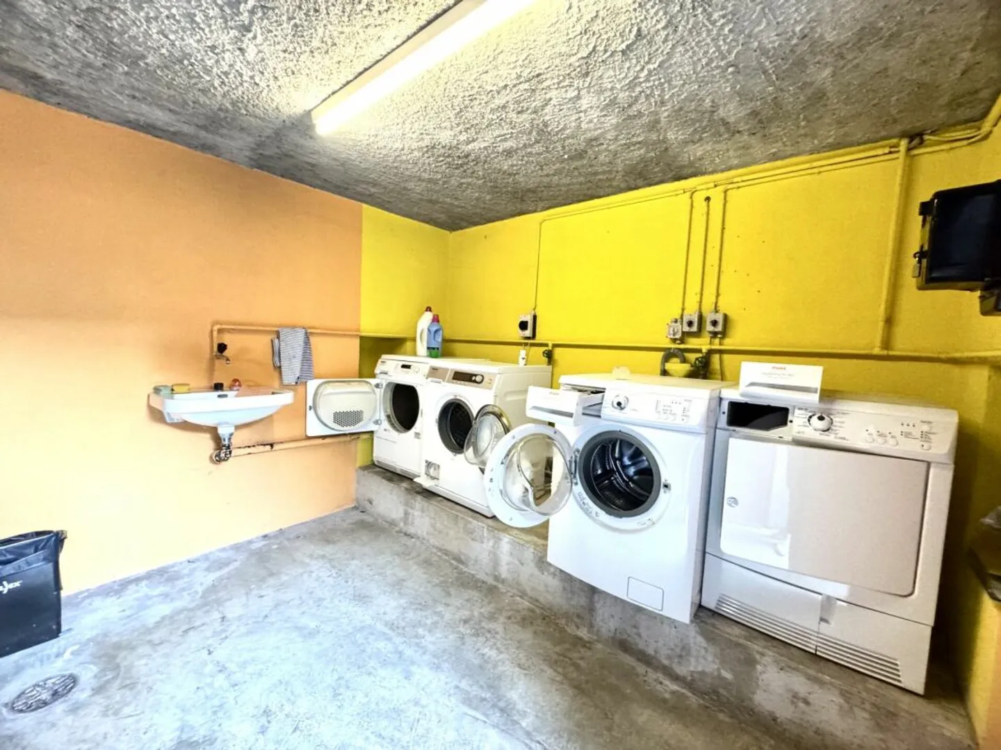 3.5 Room Attic Apartment - Photo 11 of 13