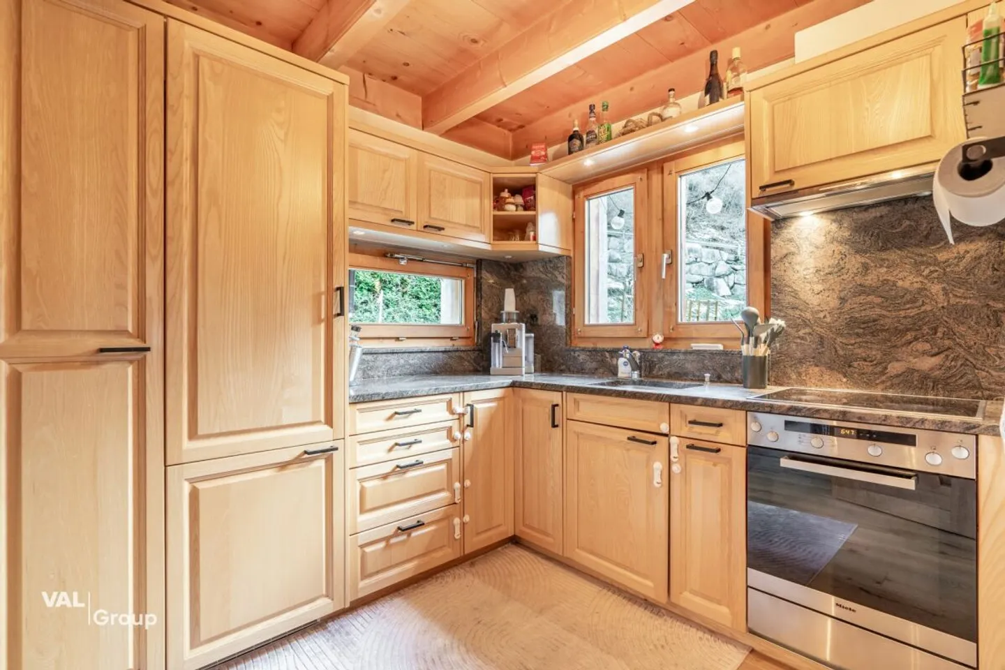 Charming 5.5-room single-family house - stylishly renovated, spacious and versatile - Photo 4 of 13