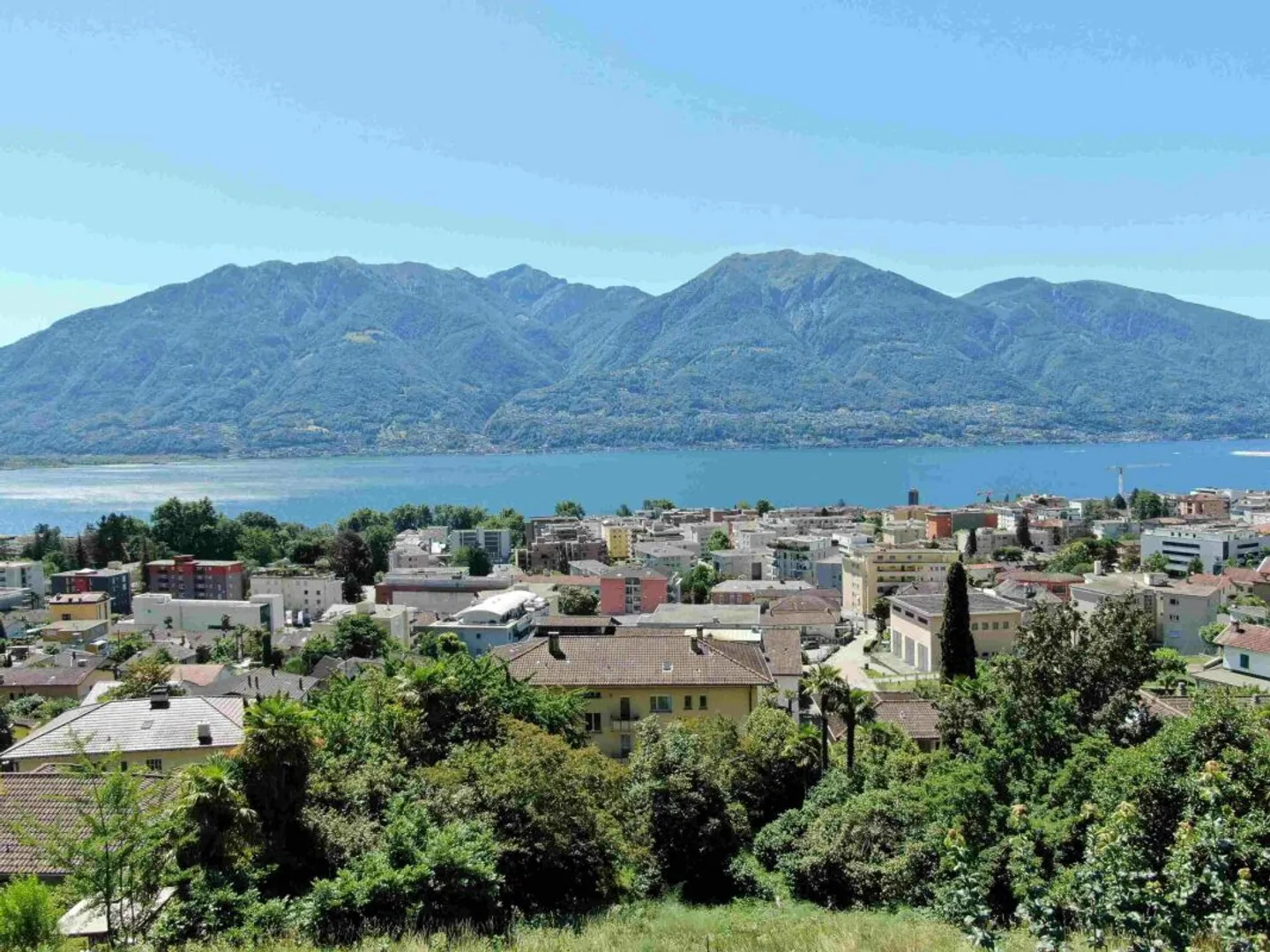 Appartamento di Lusso con Vista Lago - Foto 1 di 9