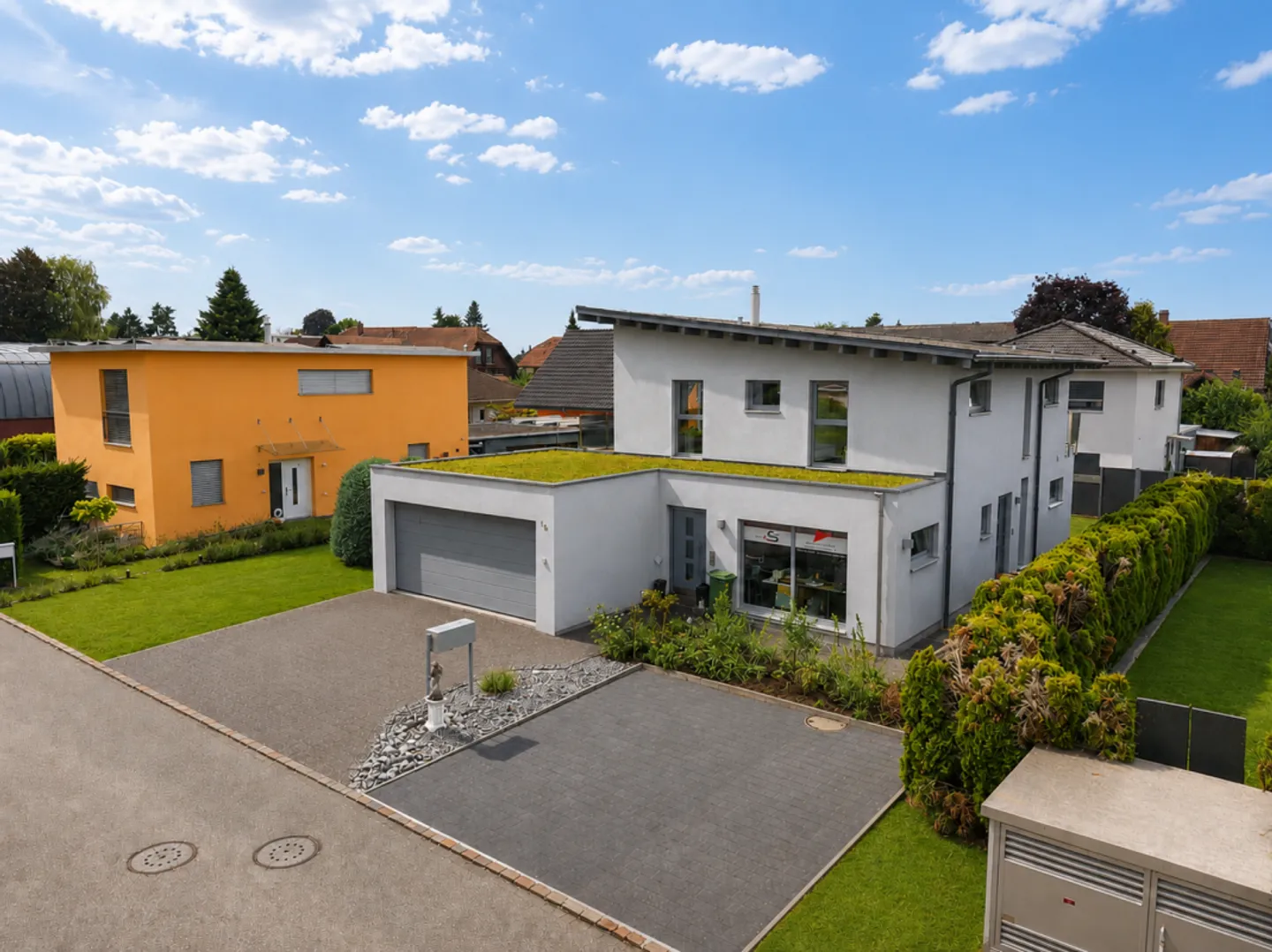 Modern Living at the Highest Level - Exclusive Single-Family Home in a Quiet Cul-de-Sac - Photo 3 of 11