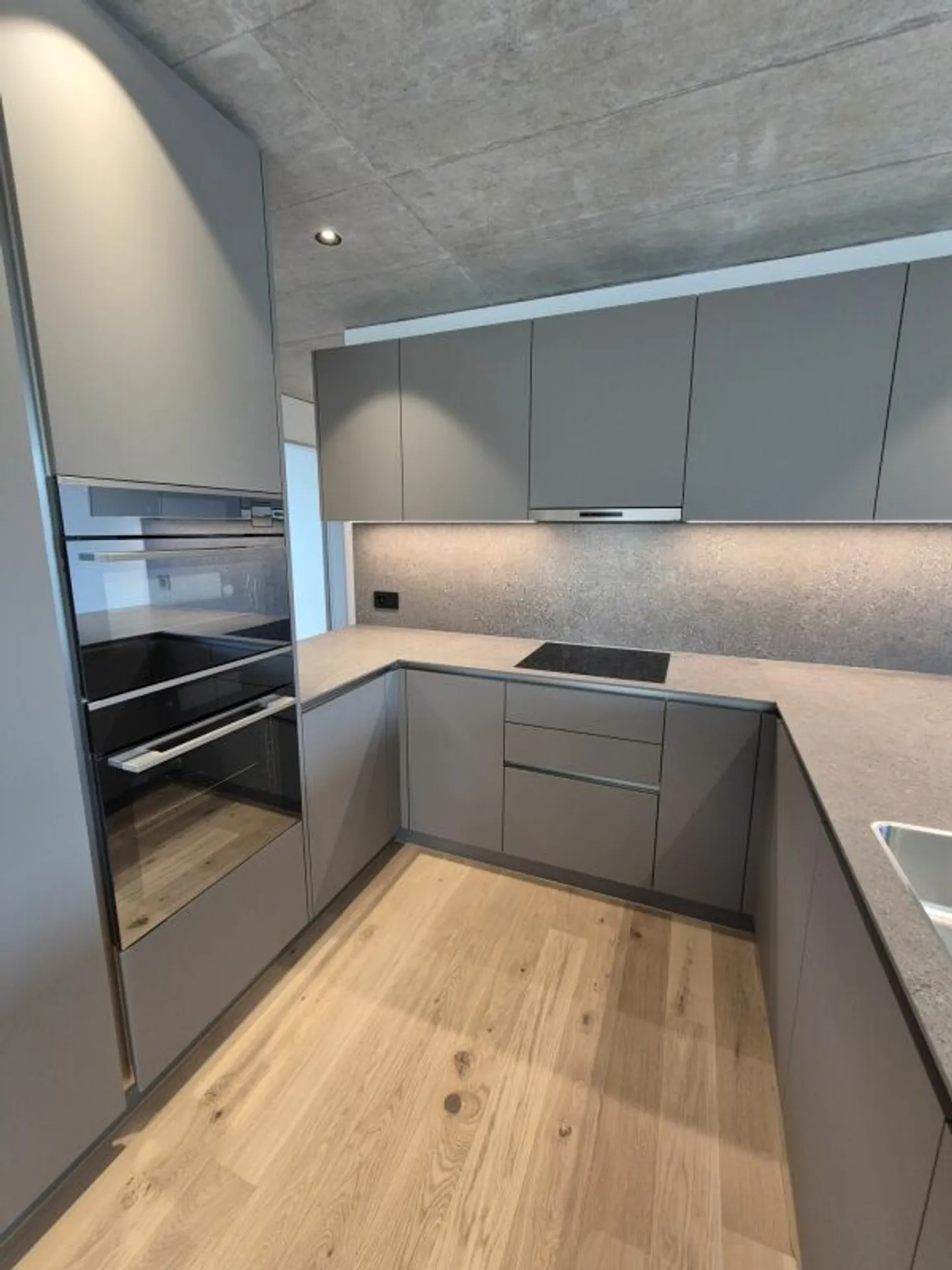 First occupancy - 4.5 rooms on the 2nd floor with large balcony - Photo 2 of 13