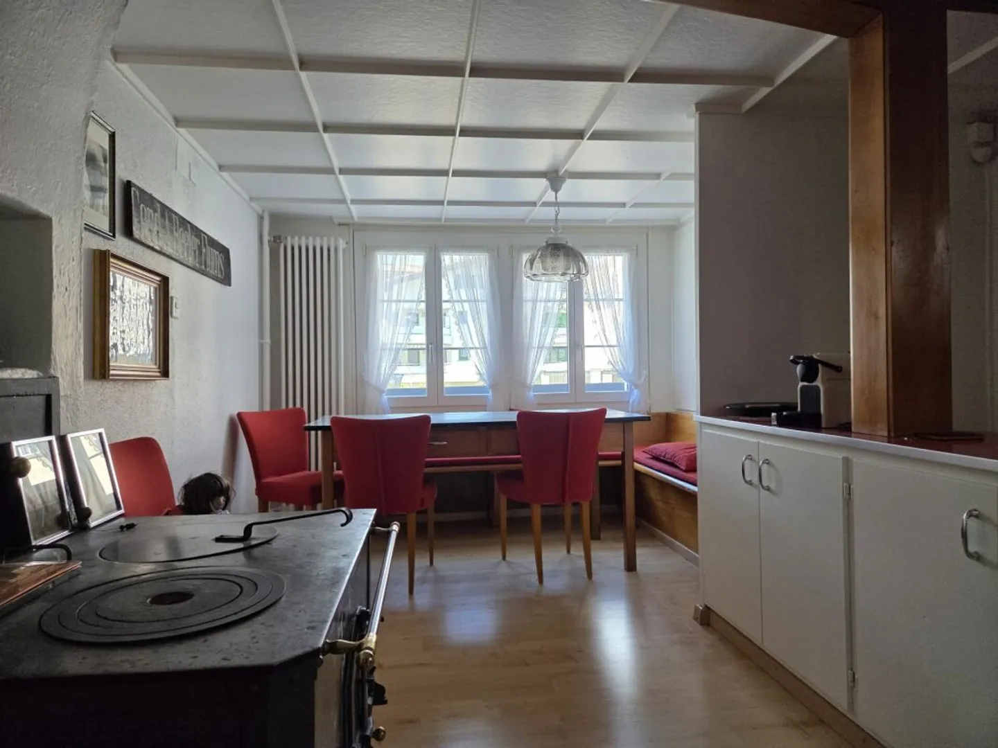 Appartement spacieux de 5,5 pièces dans un ancien bâtiment à louer - Photo 4 sur 13