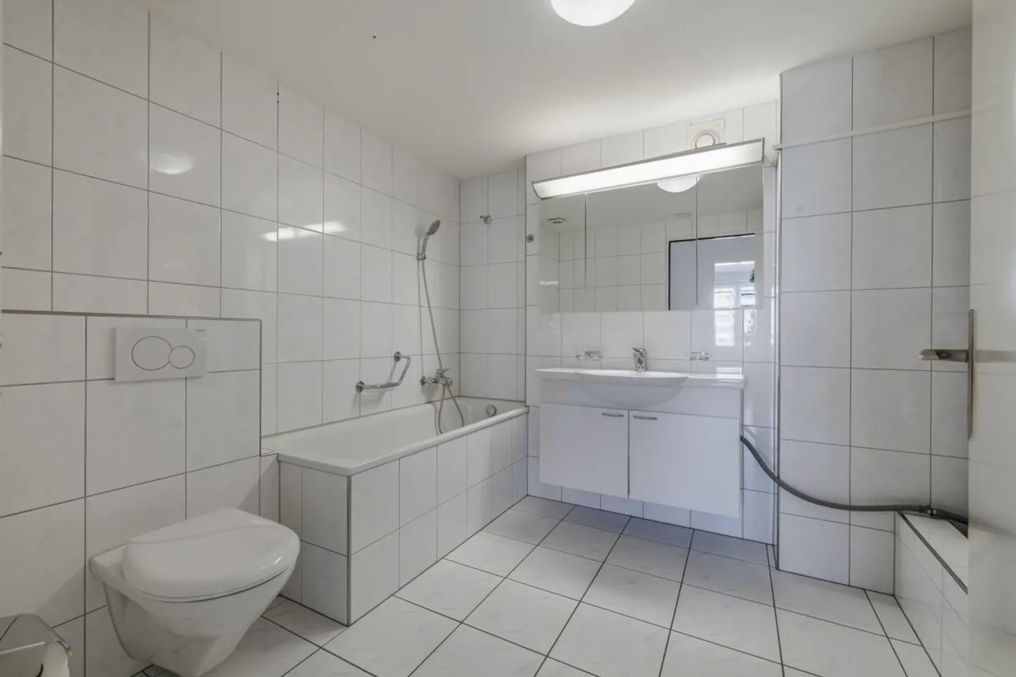 Attractive 4-room apartment in Therwil - ideal investment with long-term potential - Photo 11 of 13