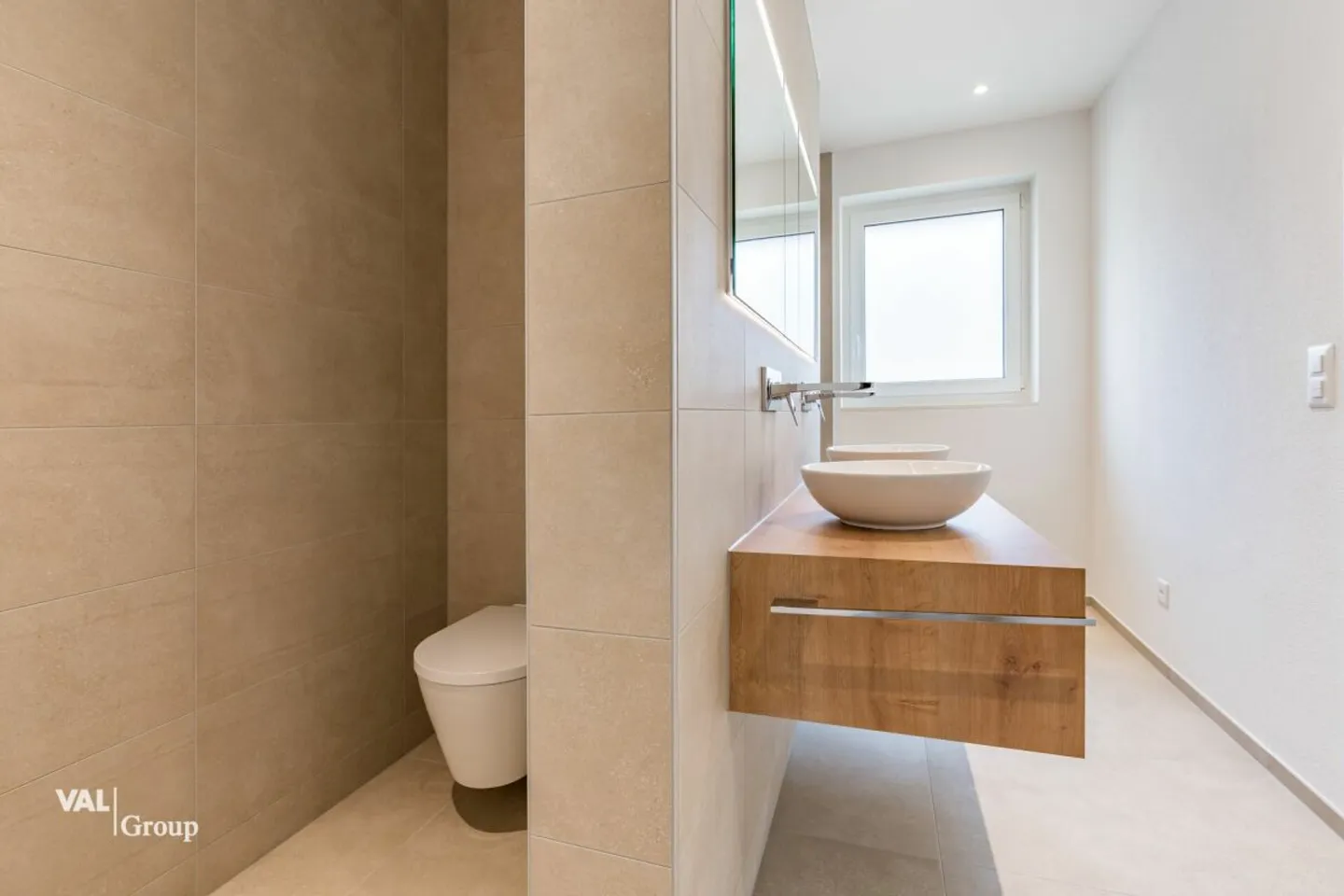 Spacious 2.5 Room Apartment with Generous Garden Area - Photo 7 of 13