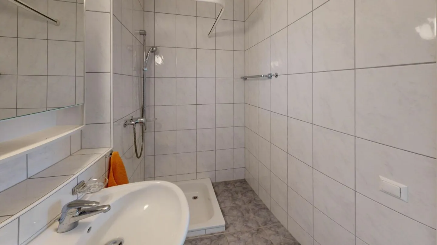 Spazio ufficio per la tua attività con parcheggio privato - Foto 10 di 10