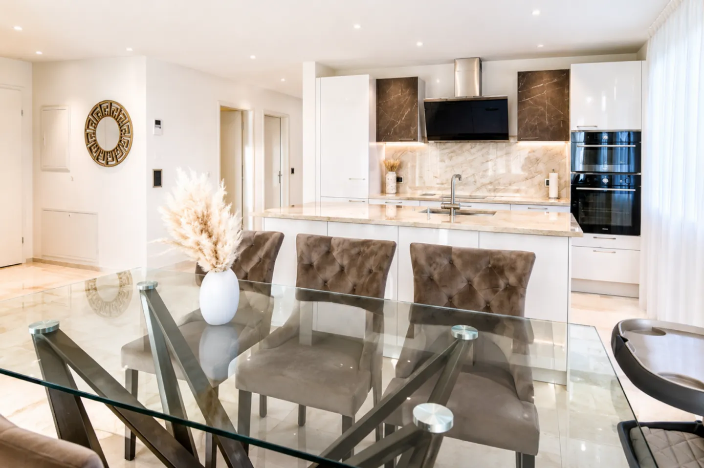 South Slope Dream Apartment with Breathtaking Mountain and Terrace Panorama - Photo 11 of 13