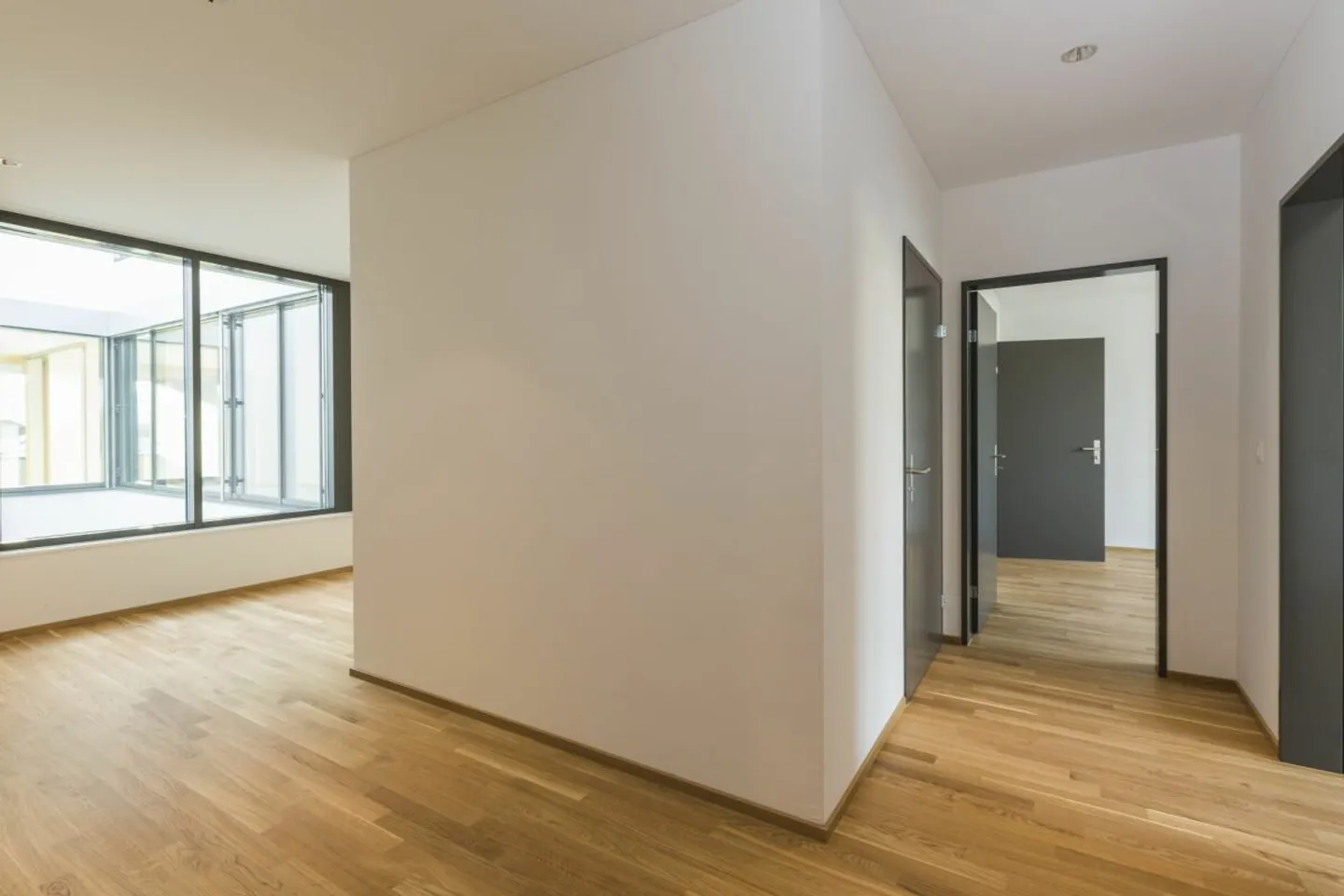 Appartement Attique 4 1/2 pièces au centre d'Uster - Photo 4 sur 8