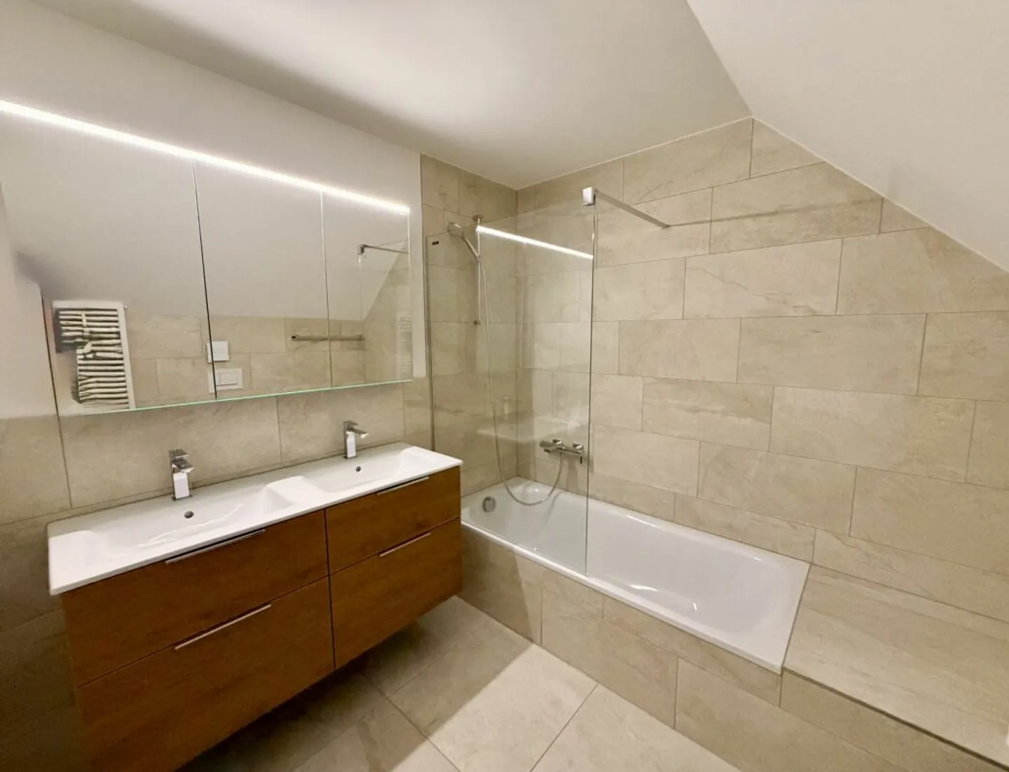 Like-new 4.5 room apartment completely renovated! - Photo 10 of 12