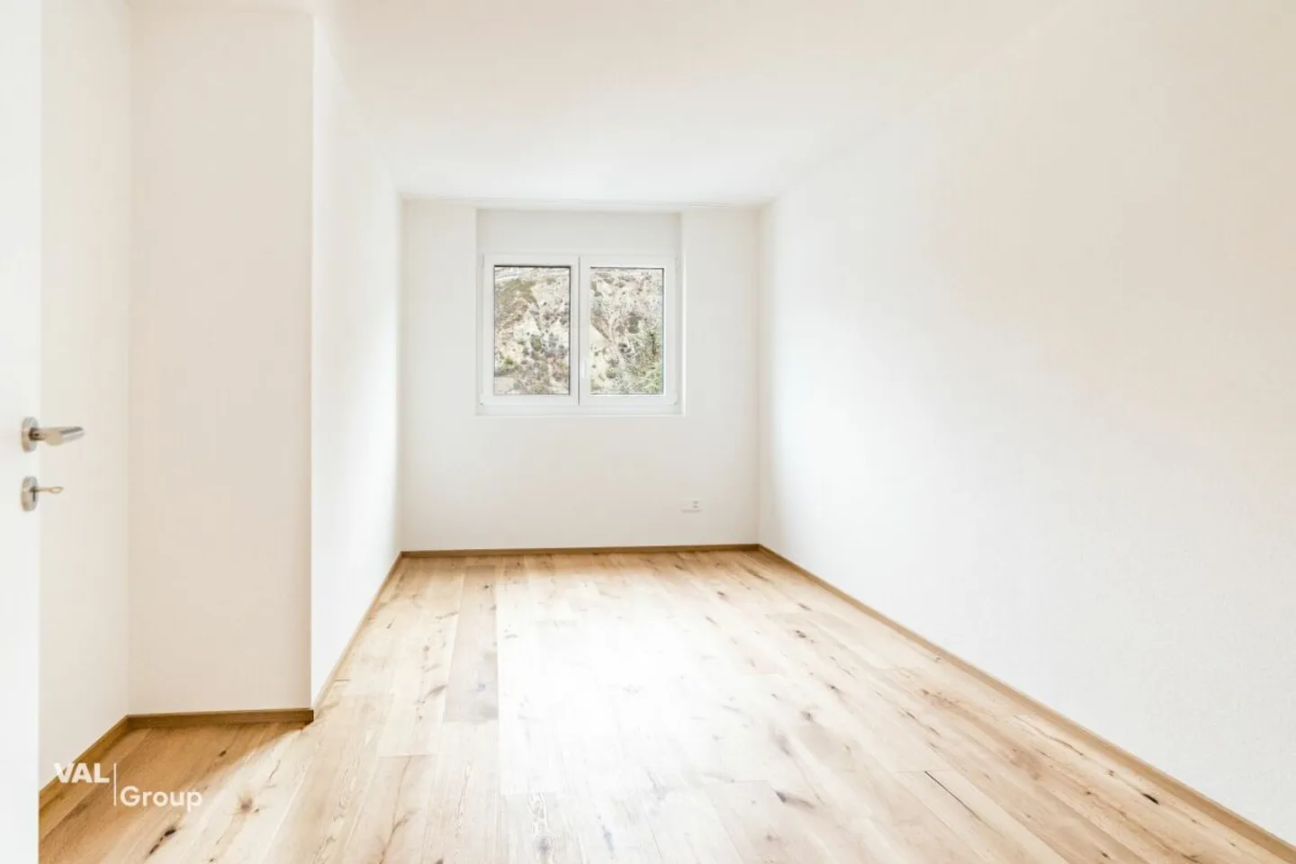 Moderno appartamento di 4,5 stanze a Susten - soleggiato, di alta qualità e con balcone - Foto 4 di 13