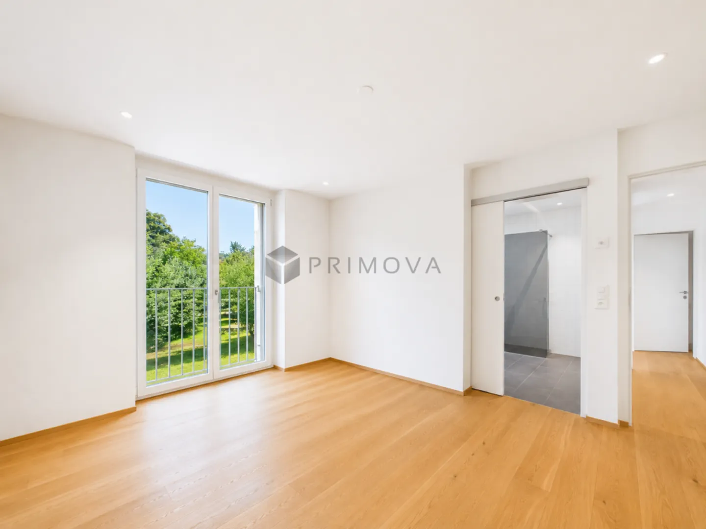 Lumineux, calme et moderne - Appartement de 4,5 pièces pour se sentir bien - Photo 6 sur 11