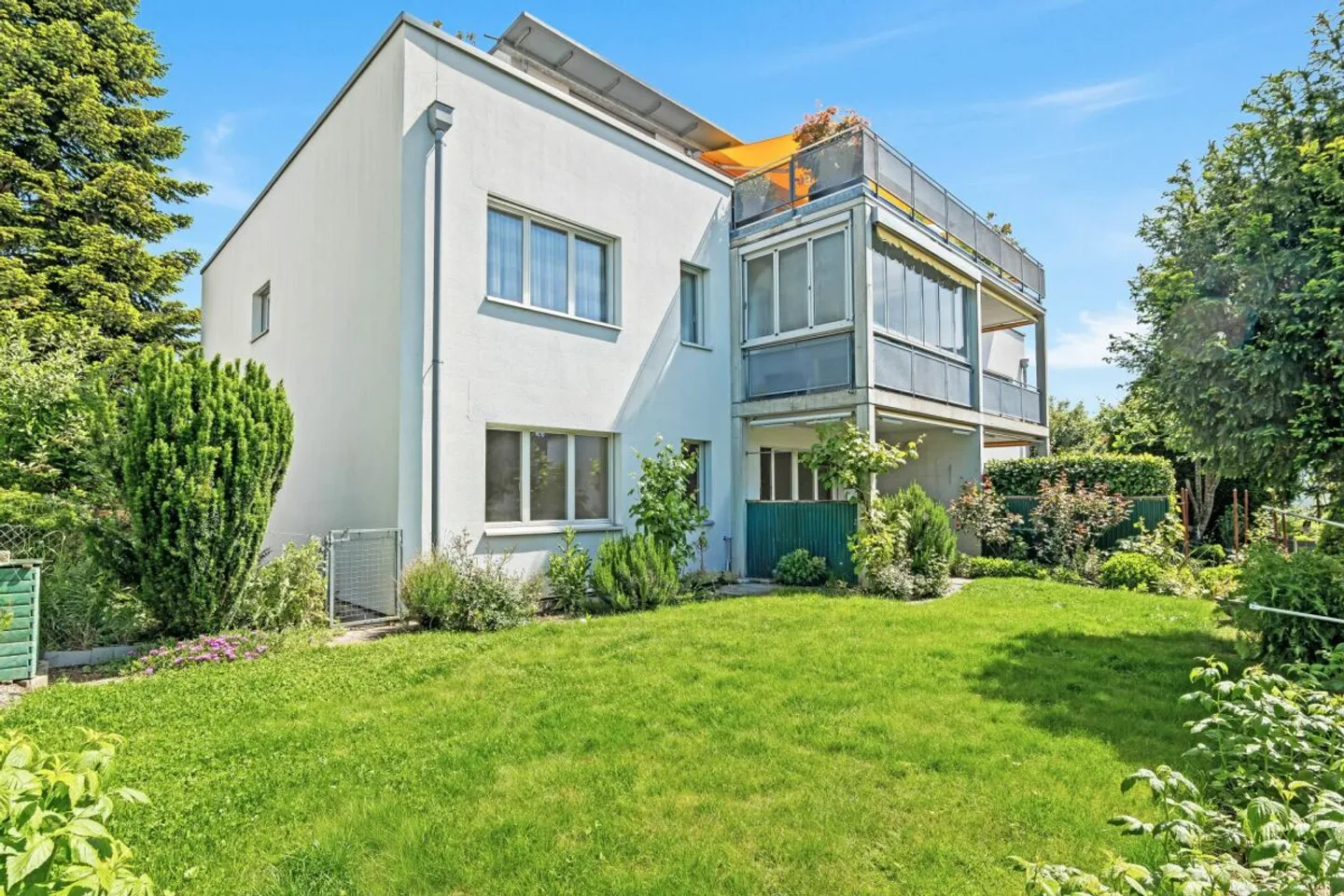 Sunny garden apartment in Oberwil - Photo 1 of 11