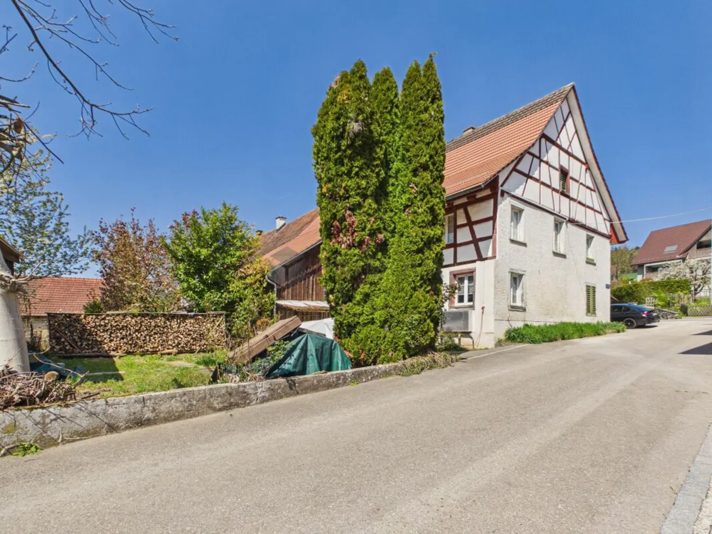 Charmantes Bauernhaus mit Potenzial - Foto 1 von 13