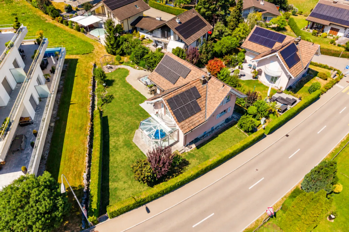 Families pay attention - Single-family house with large garden and many extras - Photo 2 of 9