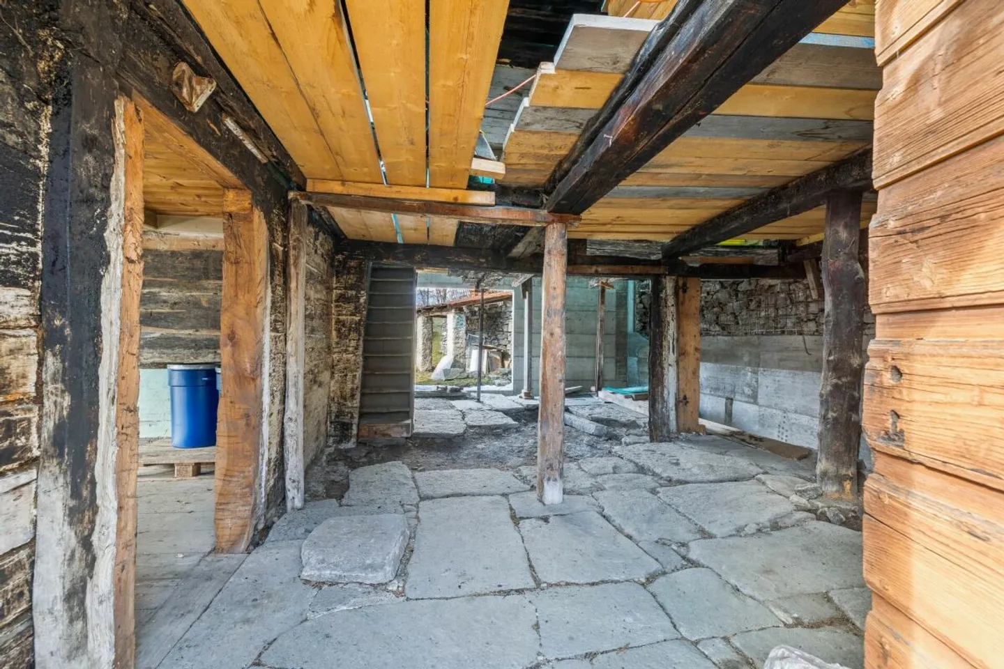 Complesso storico con progetto approvato a Calonico - Foto 7 di 13