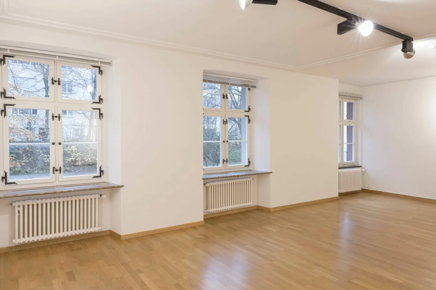 Stilvolle Bürofläche in historischem Gebäude - Foto 2 von 9