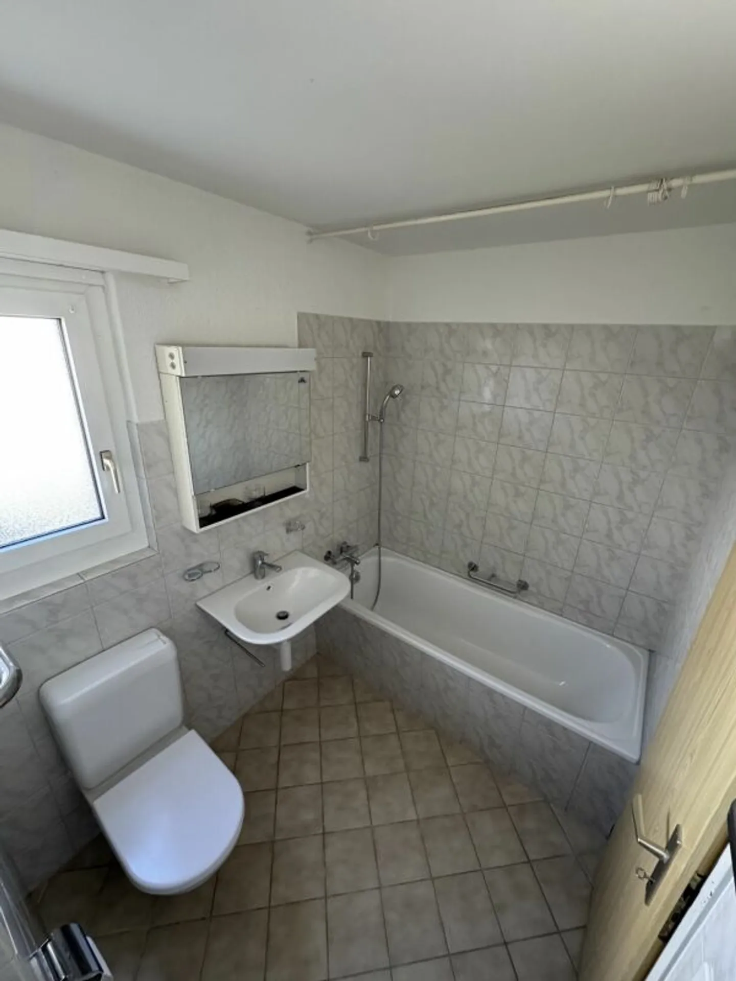 Beautiful 3.5-room ground floor apartment with seating area - Photo 10 of 13