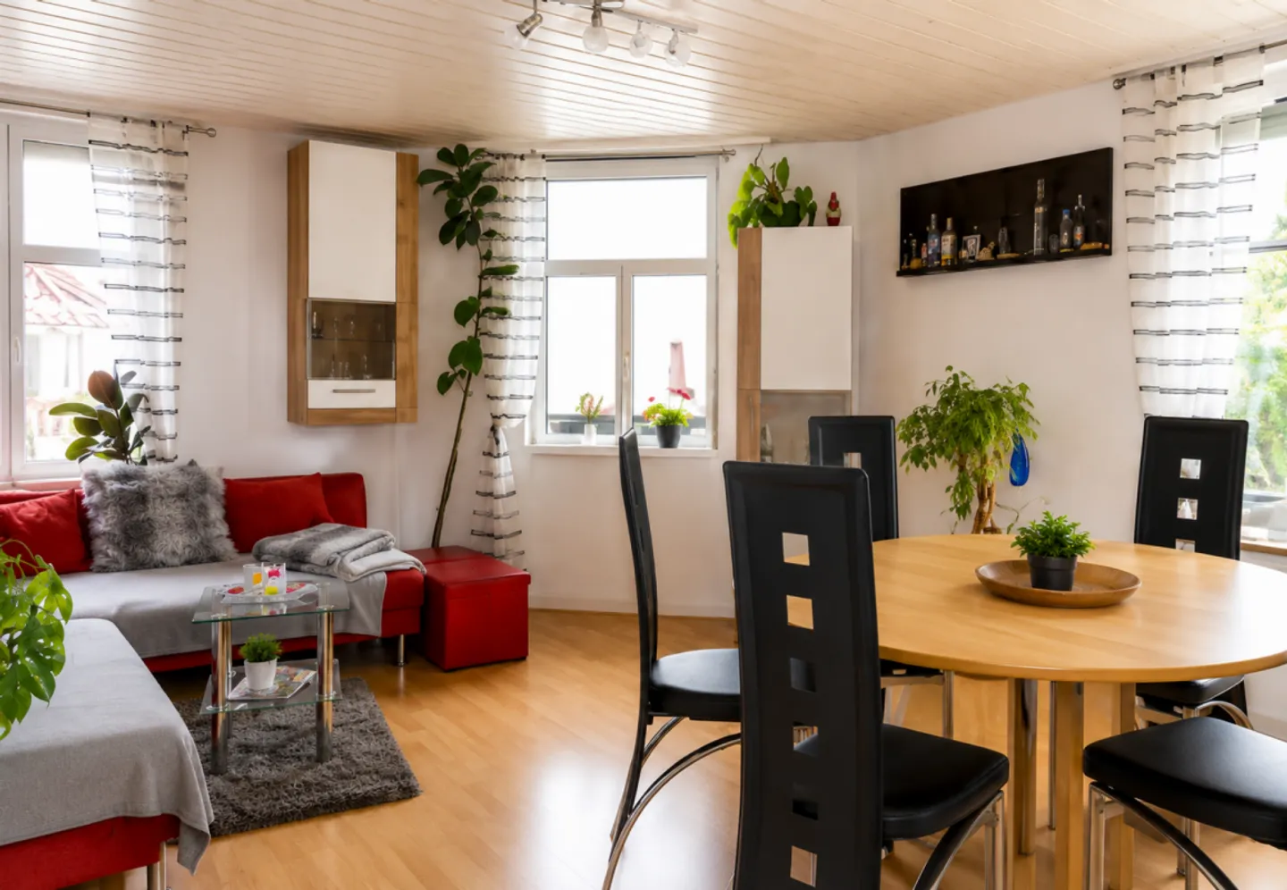 Mehrfamilienhaus mit Gewerbeeinheit, Landanteil und Entwicklungspotenzial in Riedt bei Erlen - Photo 4 sur 12