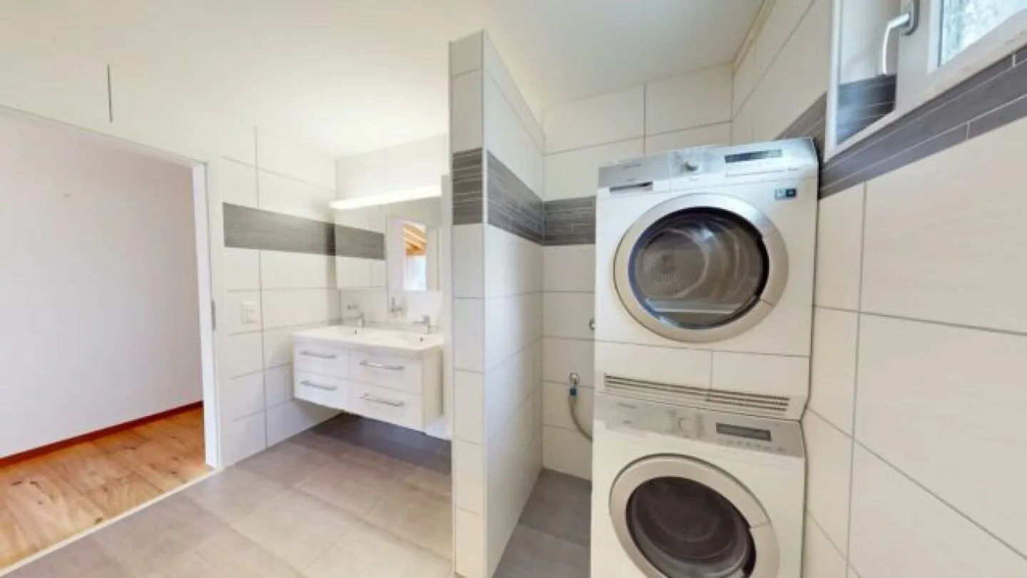 Appartamento mansardato spazioso come residenza principale - Foto 11 di 13