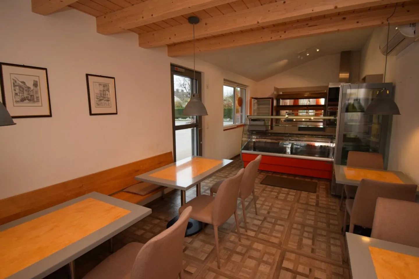 Bureau ou Pratique Toiletteur pour Chiens en Périphérie de Frauenfeld - Photo 4 sur 4