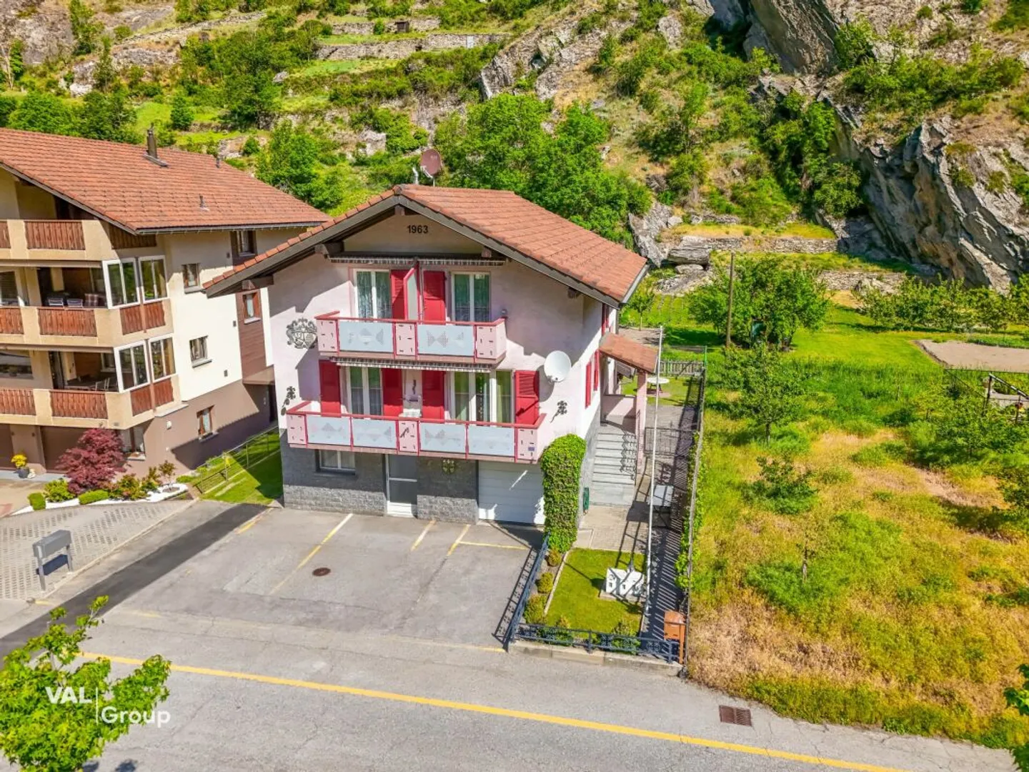 Interessantes Haus mit vielen Zimmern und flexibler Nutzung - Photo 1 of 13